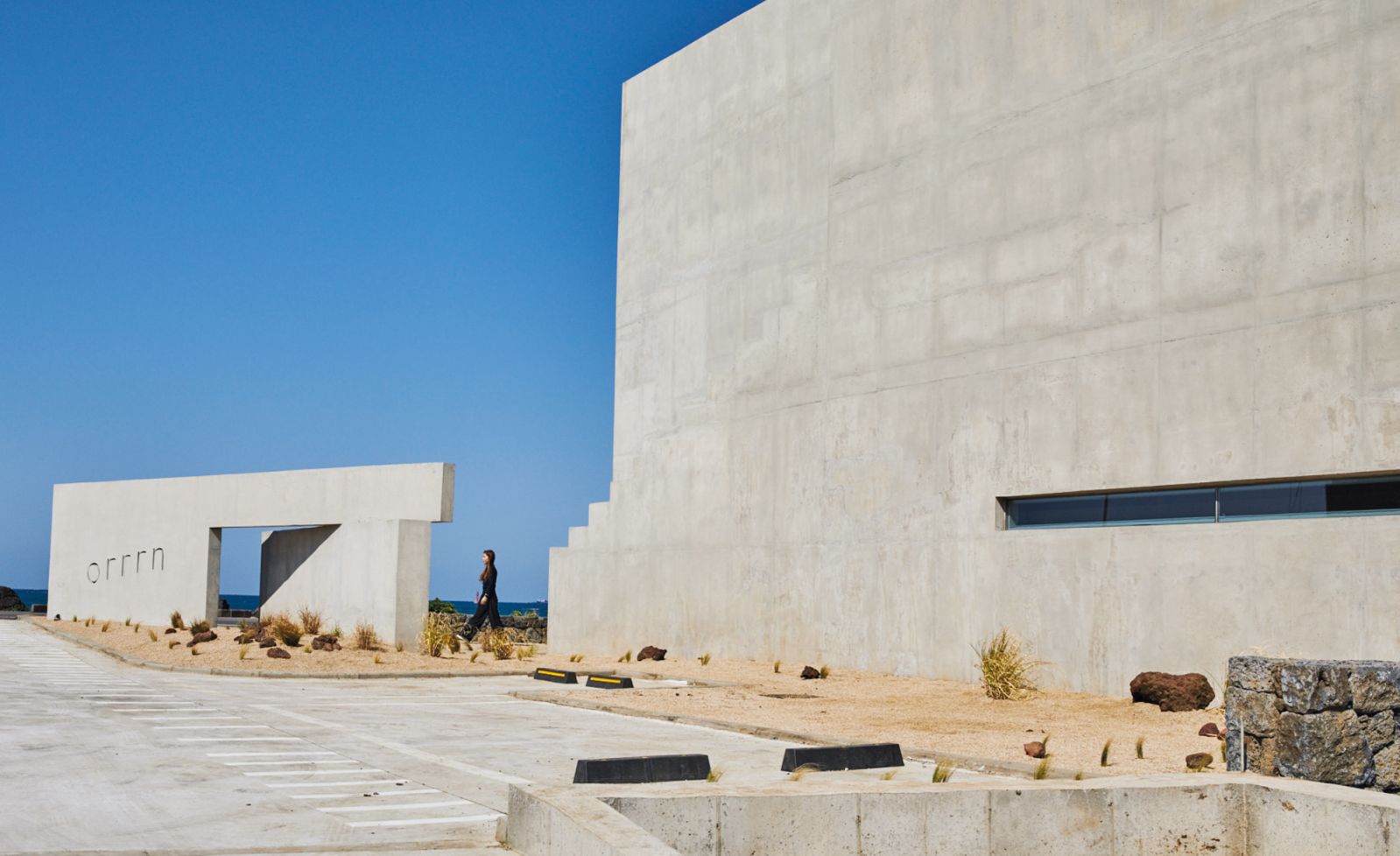 The façade of the Orrrn café by Atmoround (Photo: Woo-Jin Park)