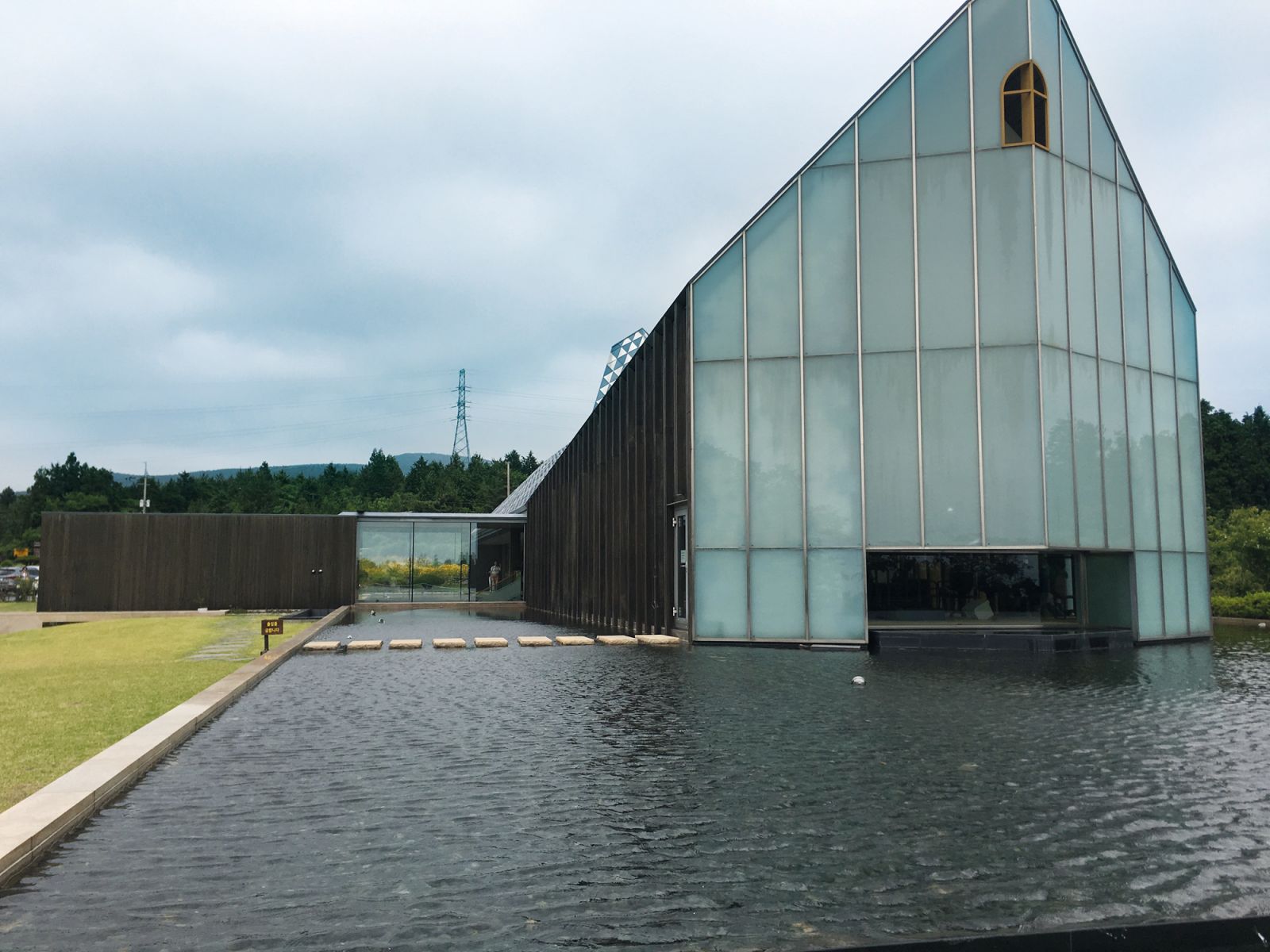 The Bangju Church by Itami Jun with its characteristic silhouette (Photo: Changmin Ku)