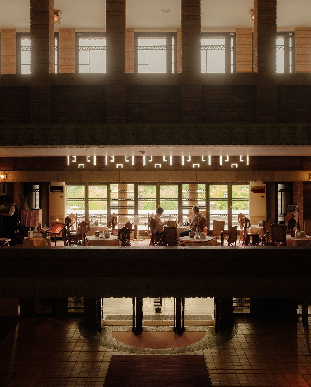 Balconied socialising areas with light filtering through (Photo: Instagram / @sean.hazen)