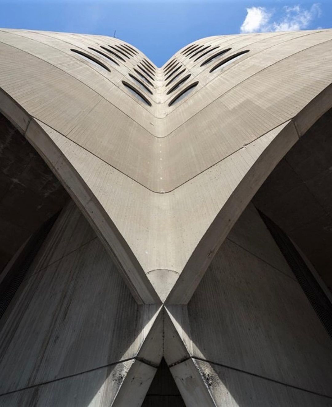 The distinctive “four-leaf clover” structure (Photo: Instagram / @haus_oft)