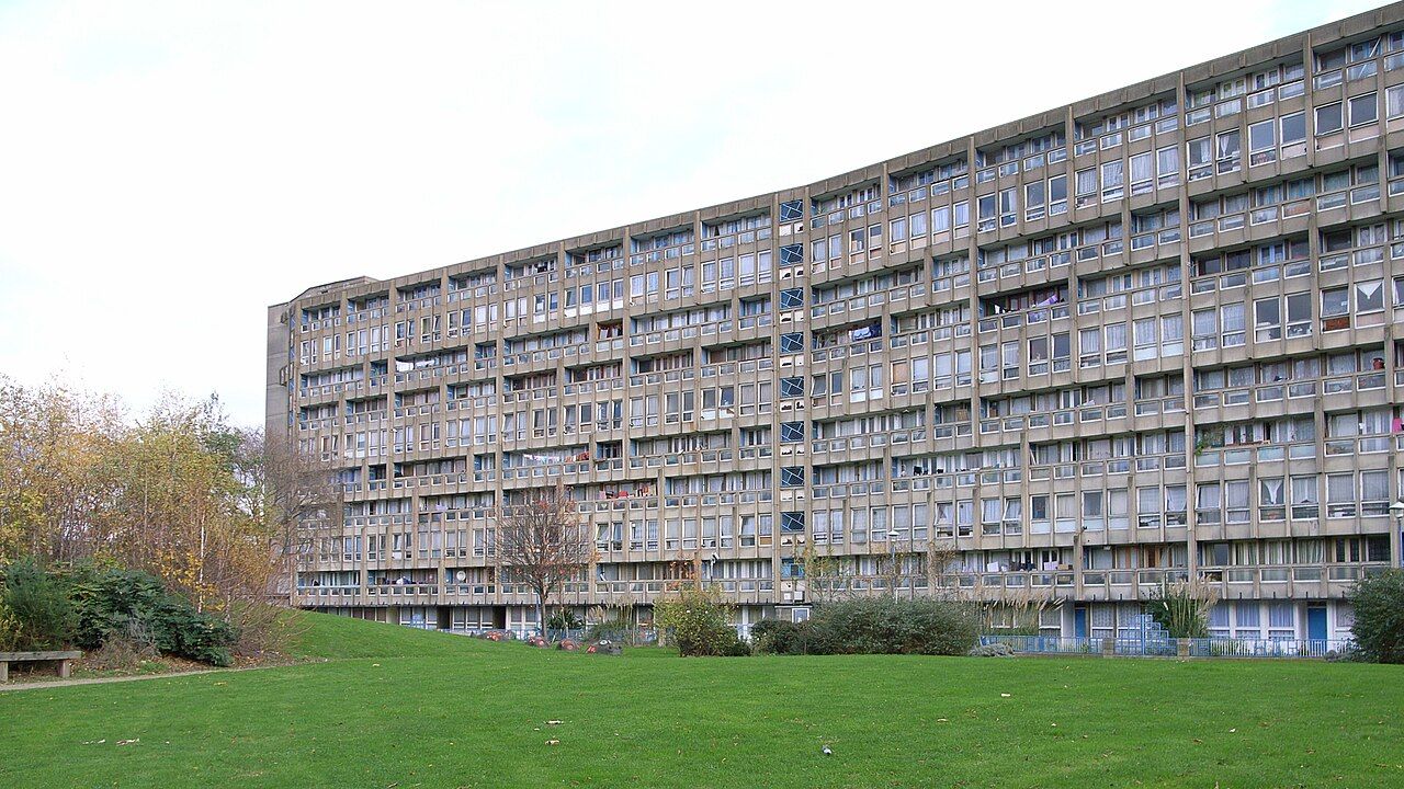 The Brutalist social housing complex was built with panels of precast concrete (Photo: WikiCommons)