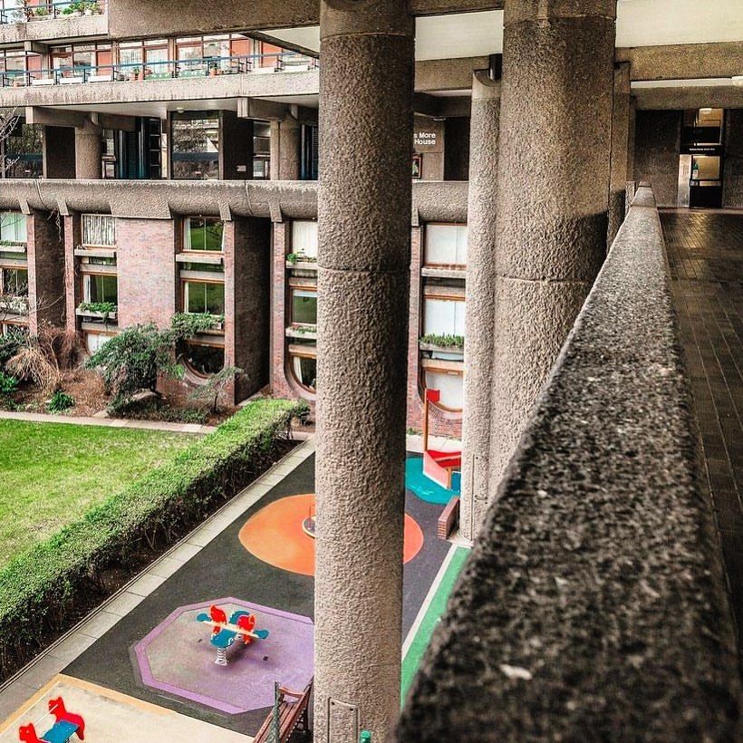 The complex embraced a central garden (Photo: Instagram / @alisonroseny)