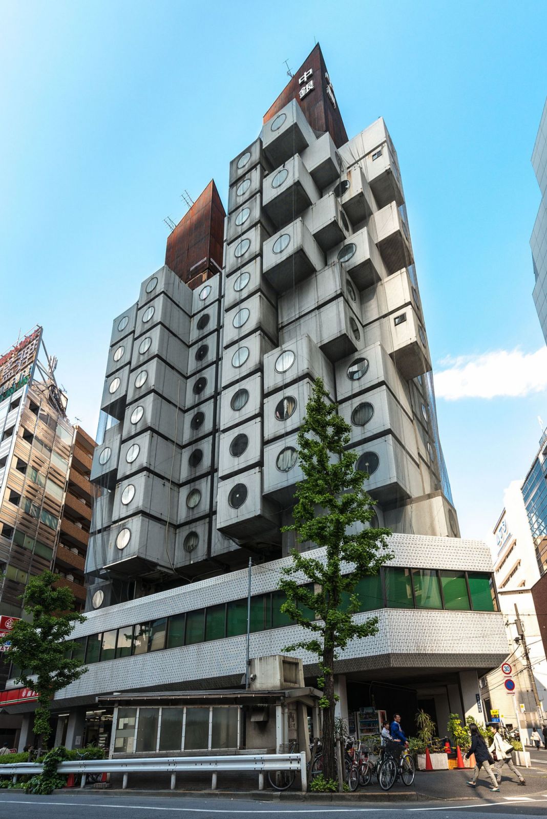 The Nakagin Capsule Tower, designed by Kisho Kurokawa (Photo: WikiCommons)