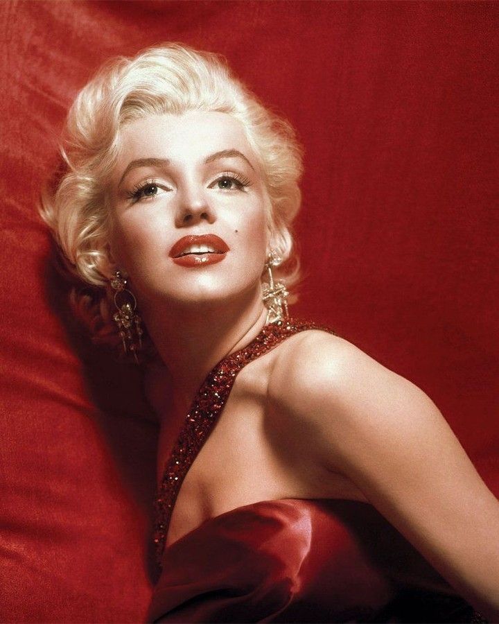 Marilyn Monroe and the iconic Diamonds Are a Girl’s Best Friend.