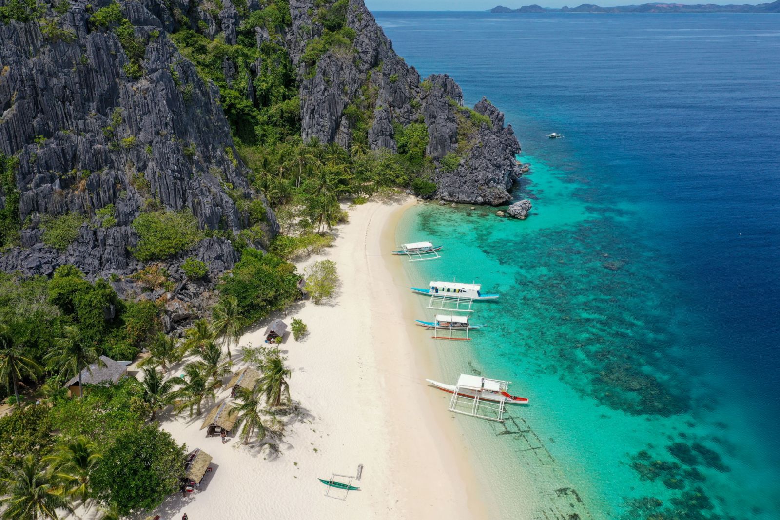 Why is Palawan so loved by travellers?