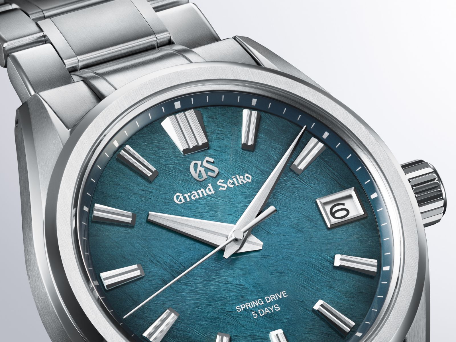 Among the launches in September, the Grand Seiko SLGA025 Atera Blue features a vivid dial, gorgeous finishing, and the spring drive movement (Photo: Courtesy of Lucerne Group)