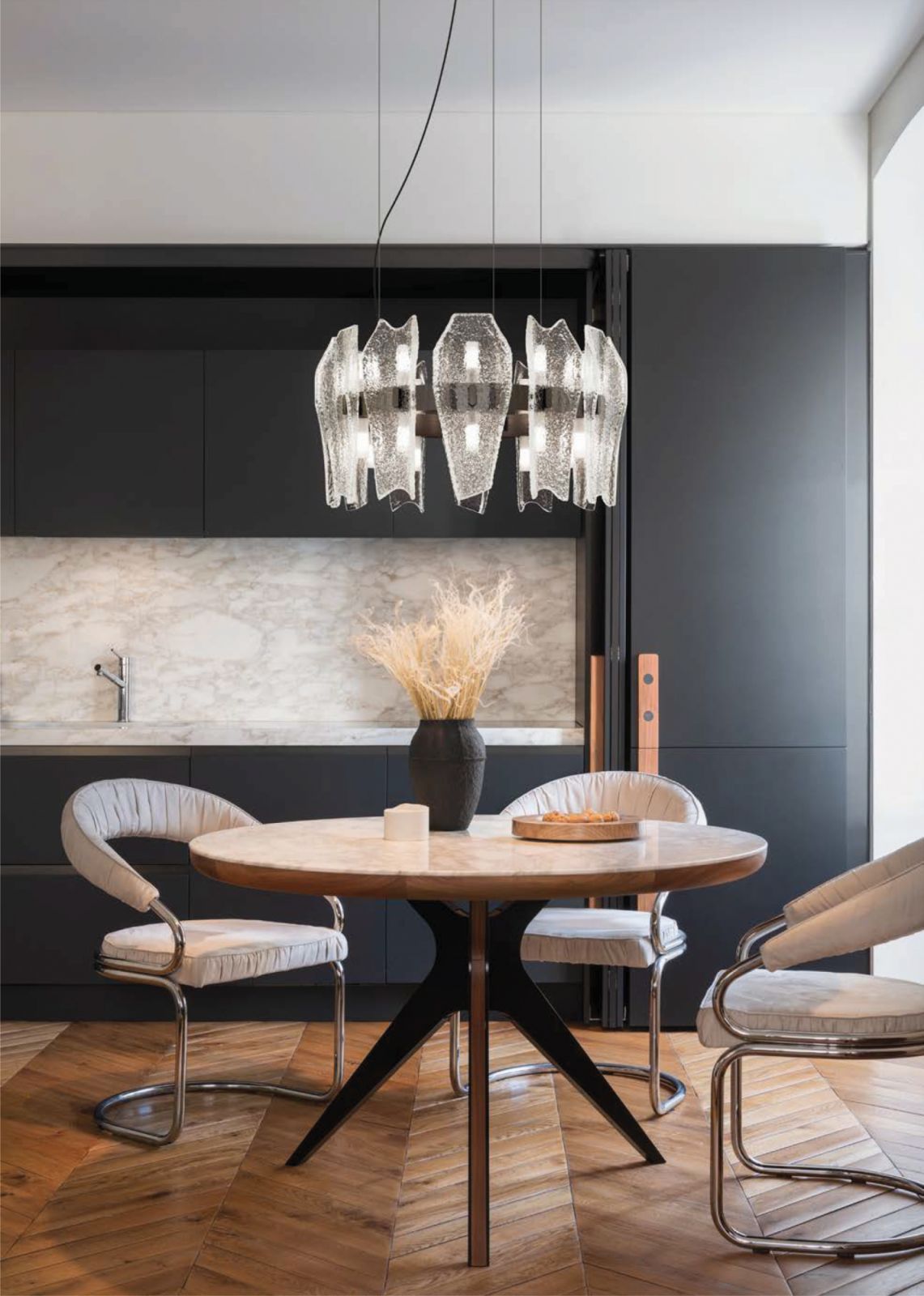 A single-tiered Punk pendant in a clear finish