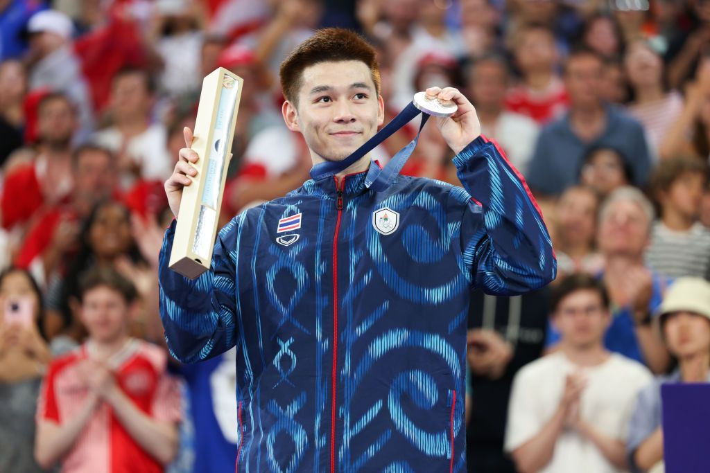 วิว กุลวุฒิ วิทิตศานต์ หลังคว้าเหรีญเงิน ปารีส โอลิมปิกส์ 2024 (ภาพ: Liu Nan/VCG via Getty Images)