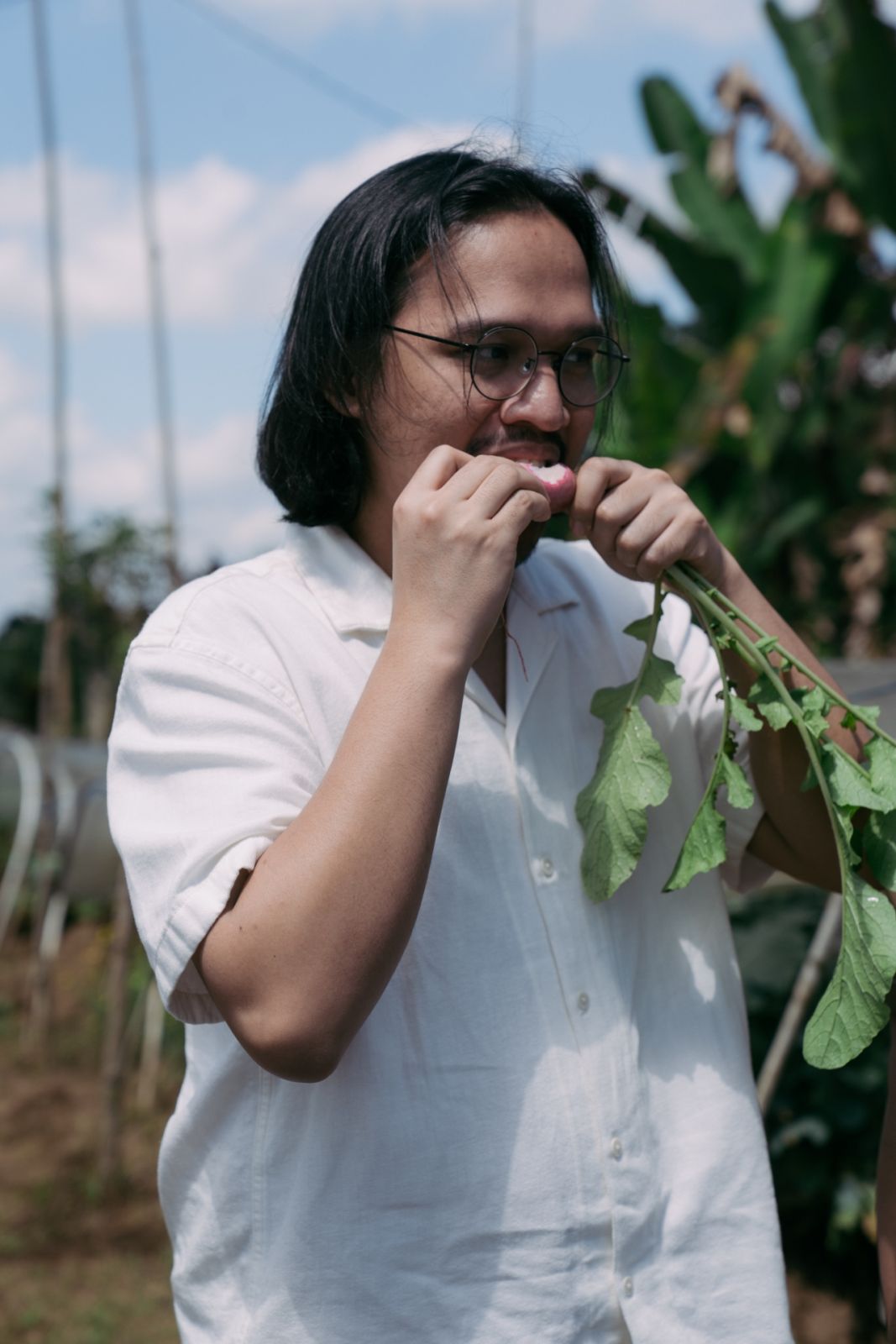 On a Dom Pérignon trip to Bali with Tatler Dining, we visited Island Organics farm. Chef JP Cruz tests out the vegetables
