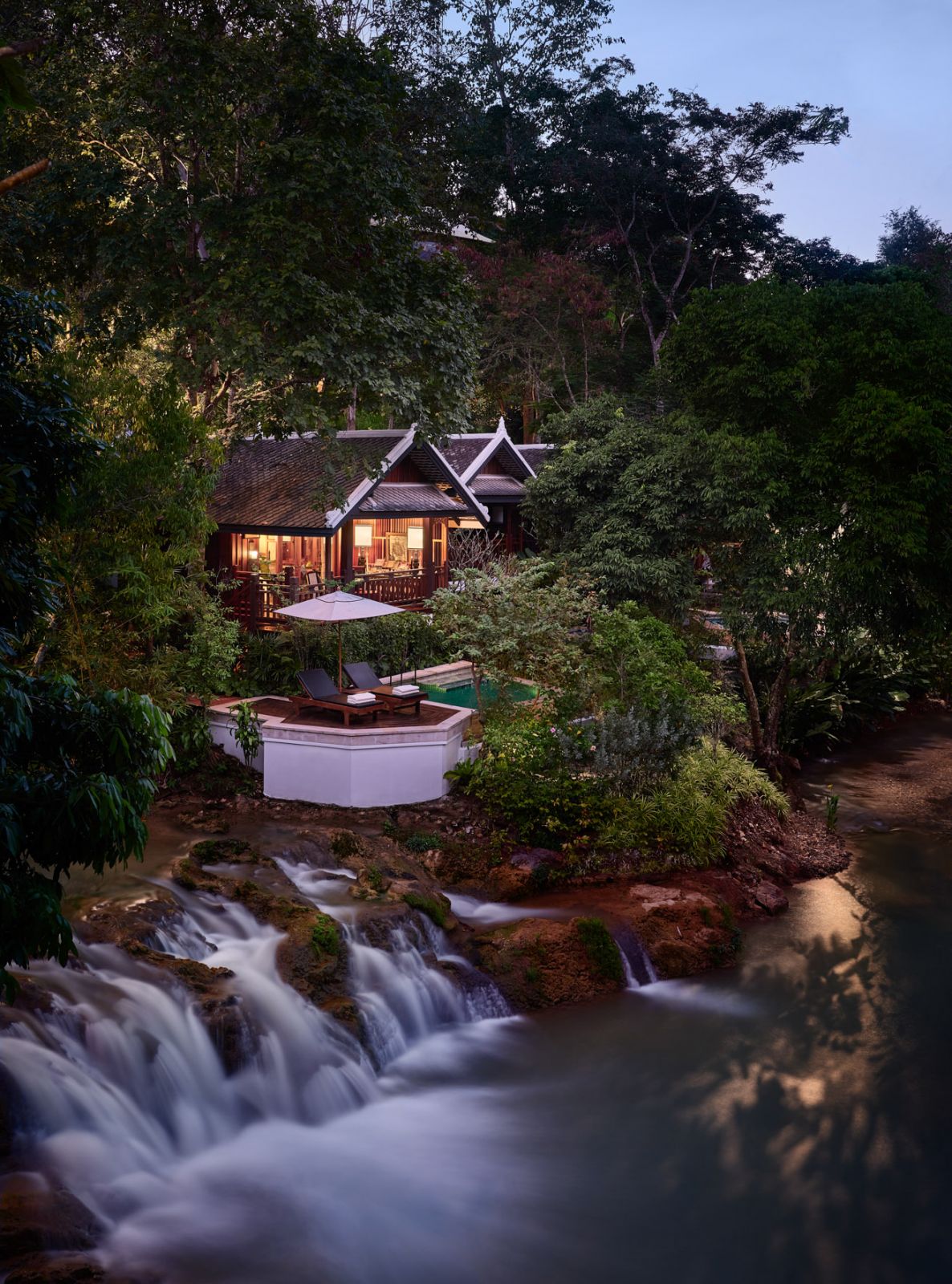 ห้องพักแบบ Waterfall Poll Vilas (ภาพ: Rosewood Luang Prabang)
