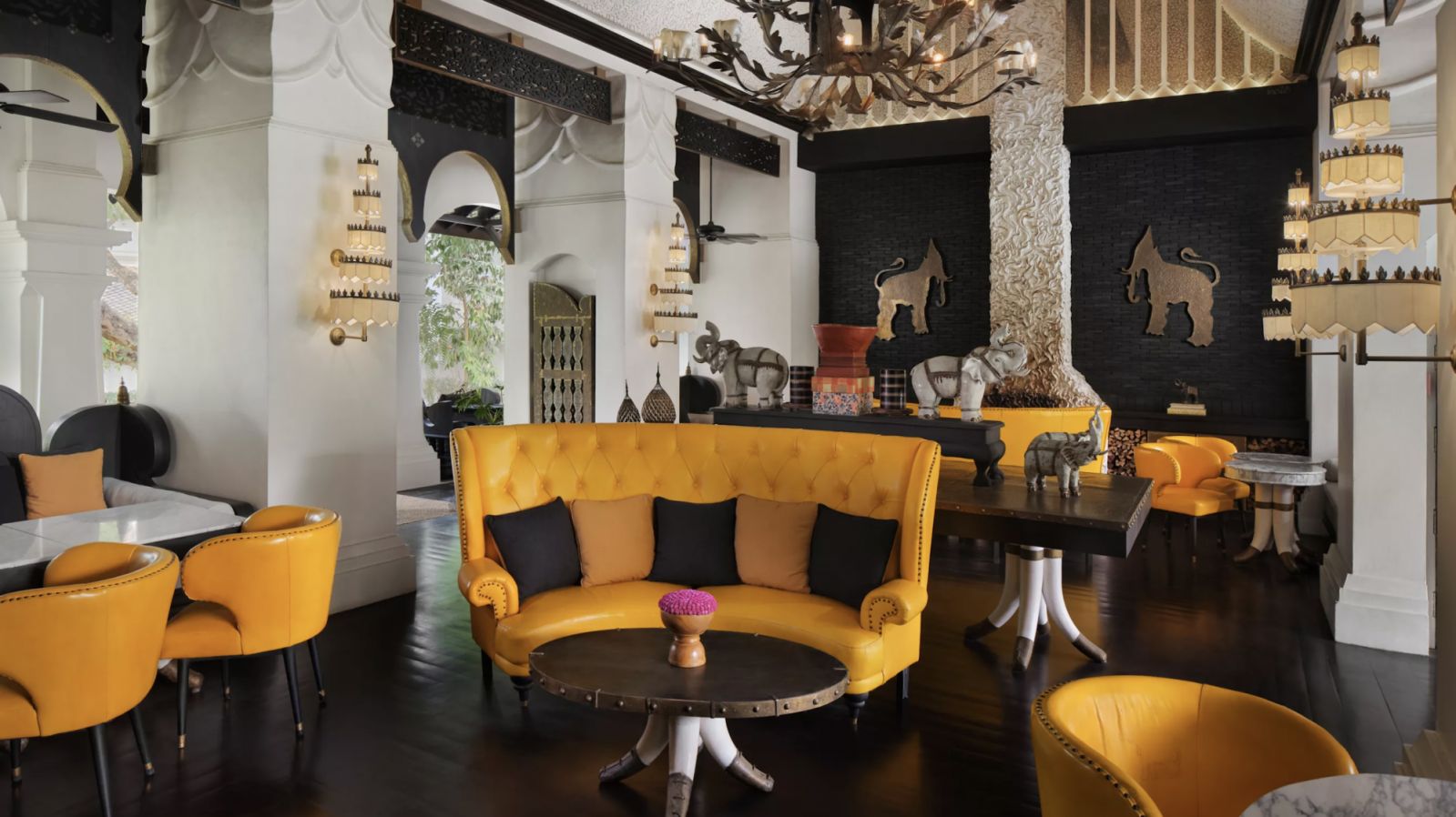 บรรยากาศการตกแต่งภายใน The Great House (ภาพ: Rosewood Luang Prabang)