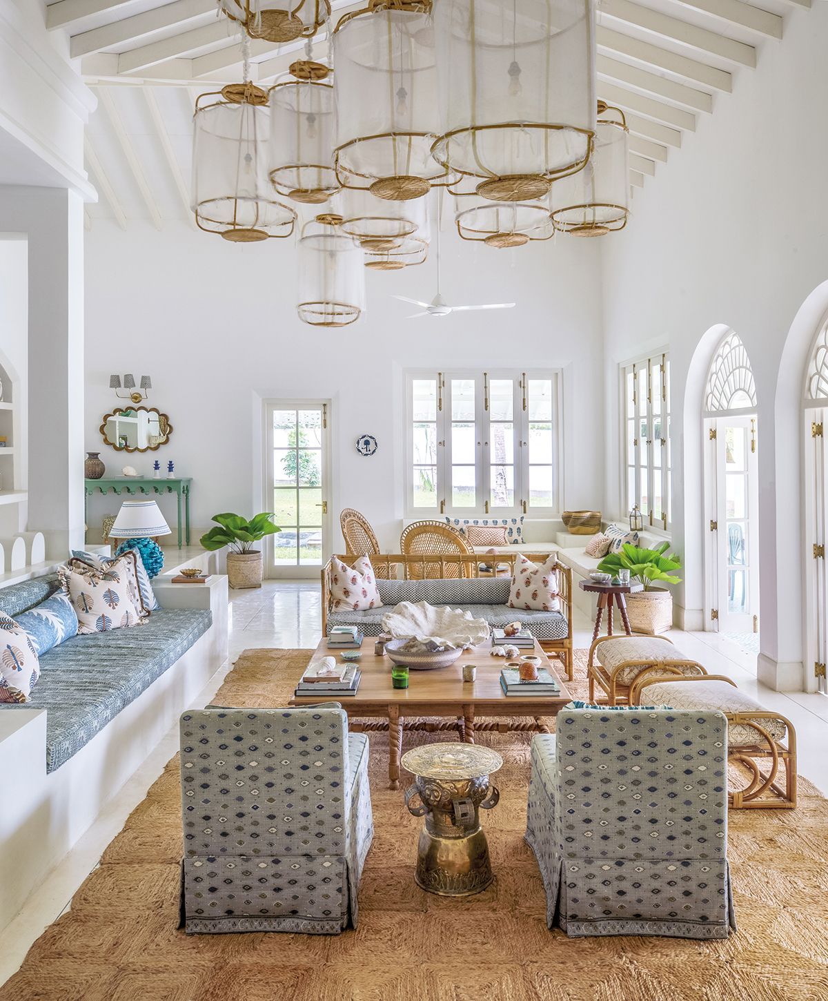 The light-filled sunken sitting room with a vaulted ceiling (Photo: Mo Arpi Studio)