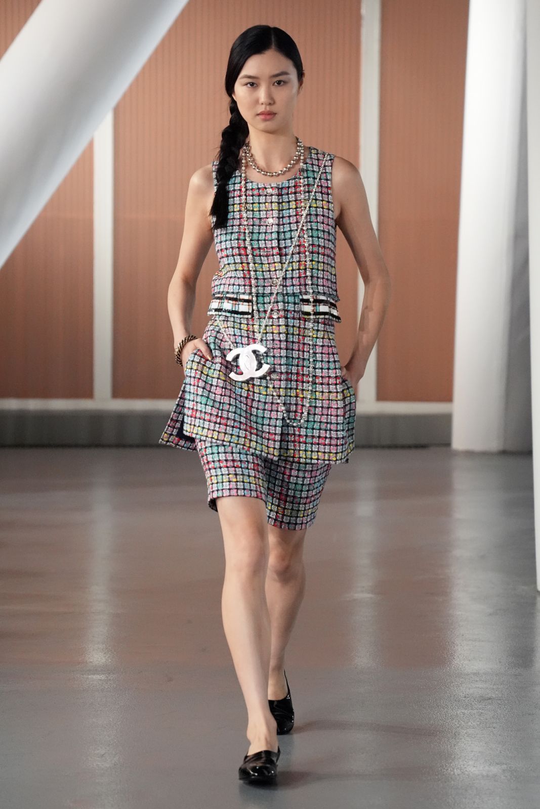 HONG KONG, CHINA - NOVEMBER 05: A model walks the runway during the CHANEL Cruise 2024/25 Hong Kong Replica evening show at the Hong Kong Design Institute on November 05, 2024 in Hong Kong, China. (Photo by Anthony Kwan/Getty Images for CHANEL)