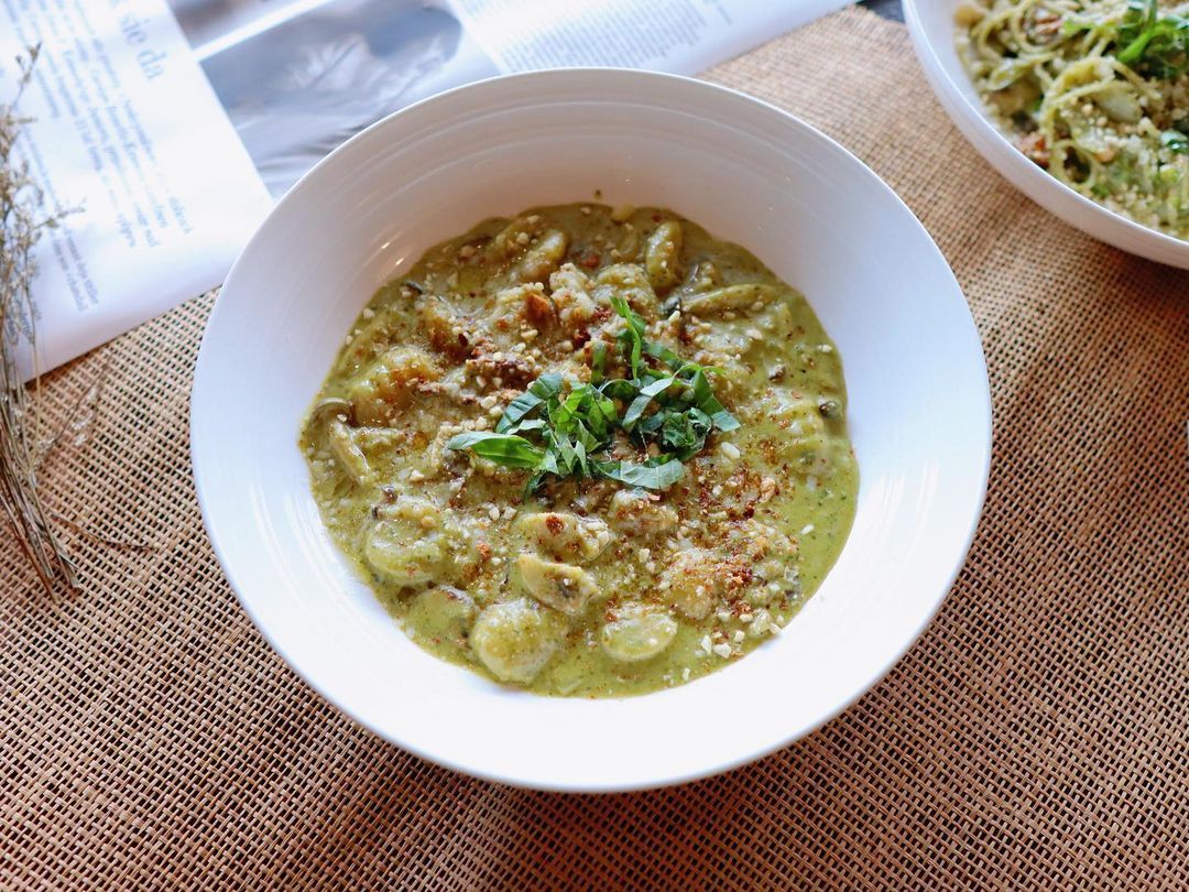 Pesto alfredo gnocchi (Photo: Instagram / @pentosbasil)