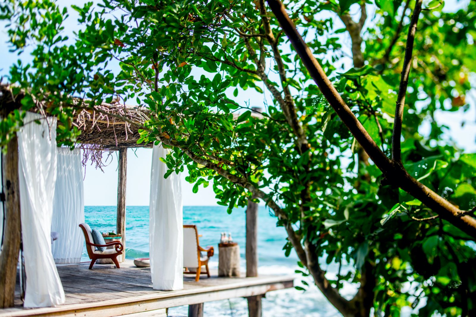 Outdoor spa at Song Saa Private Island
