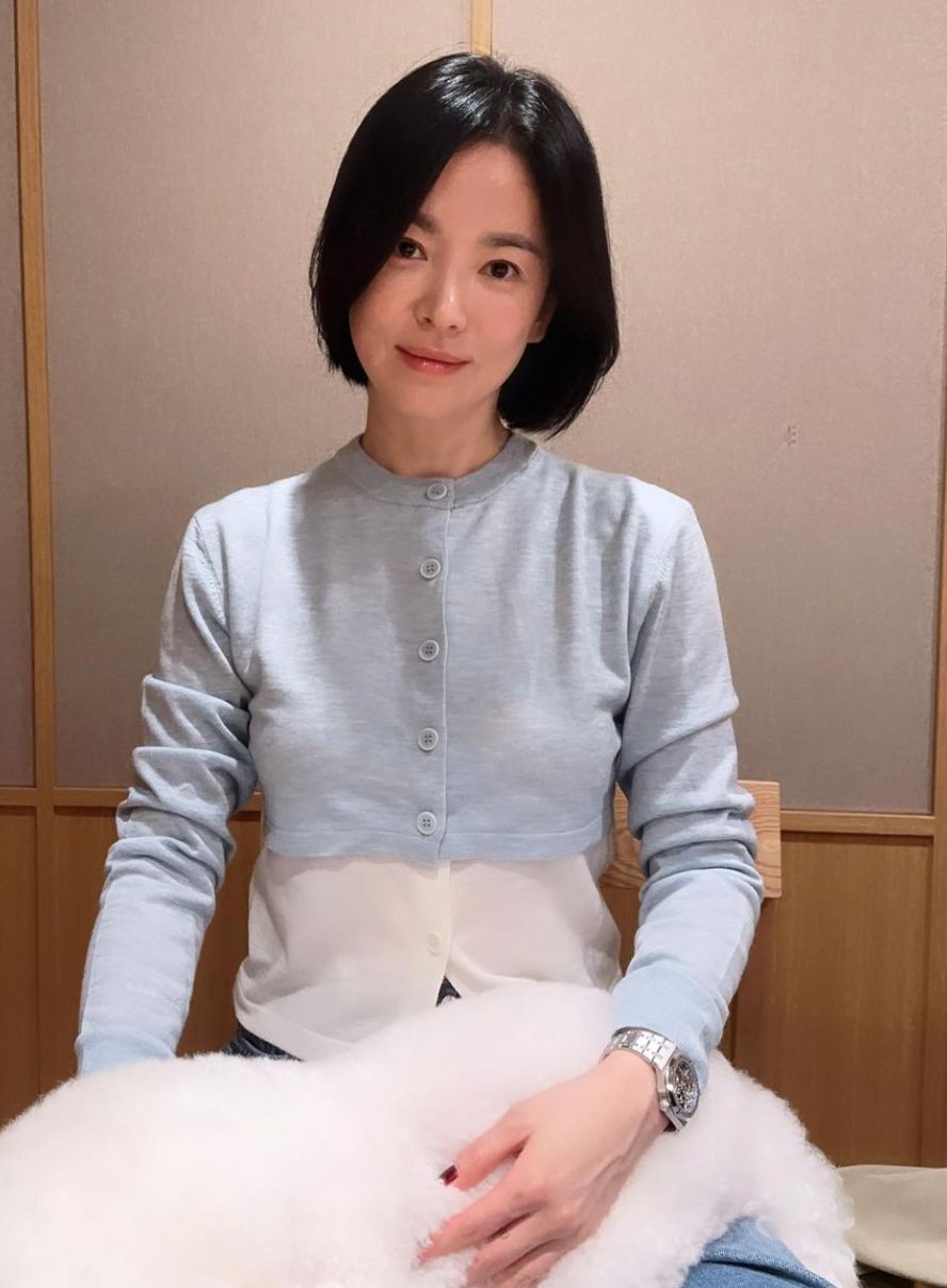 Song Hye-kyo wearing the Audemars Piguet Royal Oak(Photo: Instagram / @kyo1122)