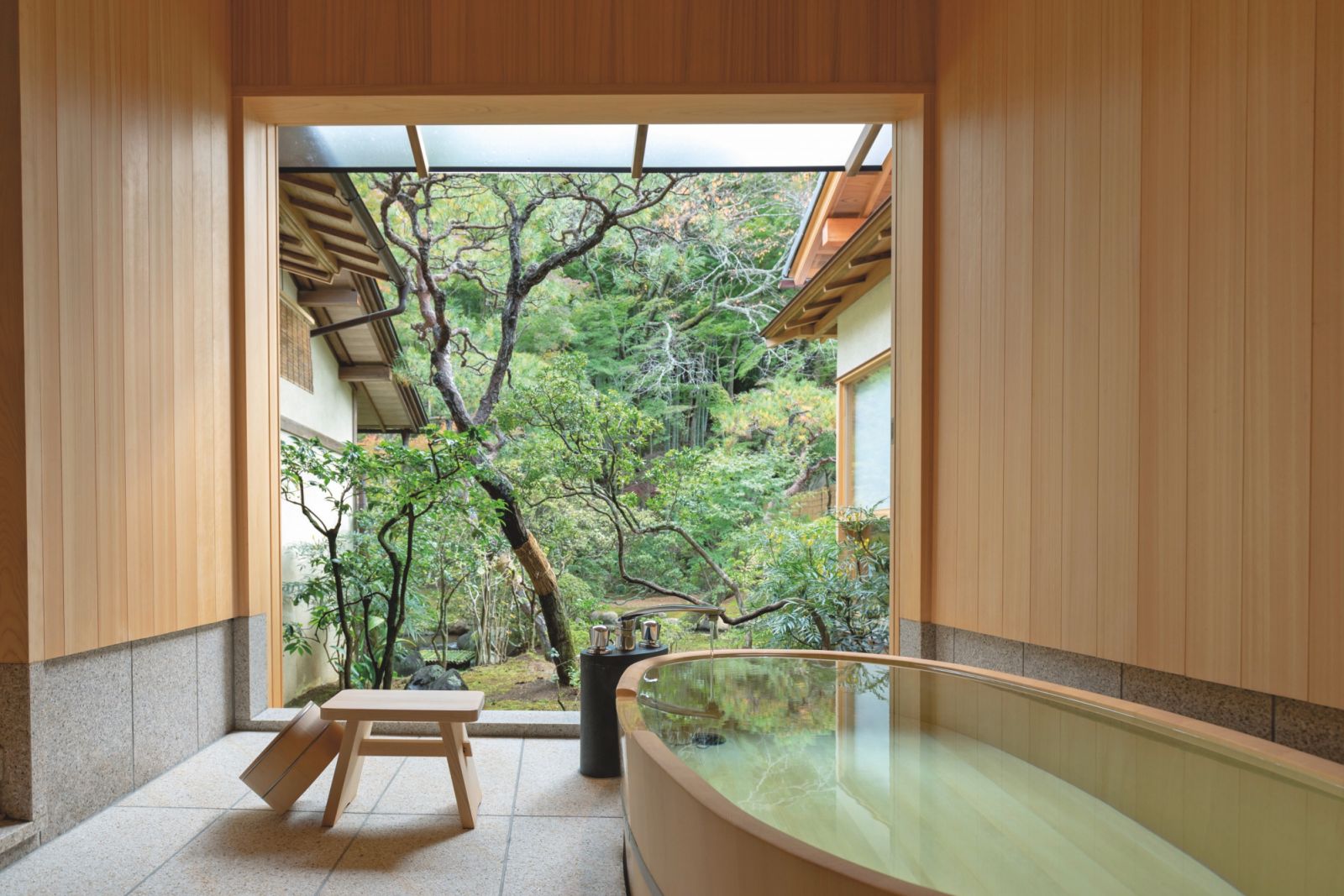 Hagi bathroom at Asaba Ryokan