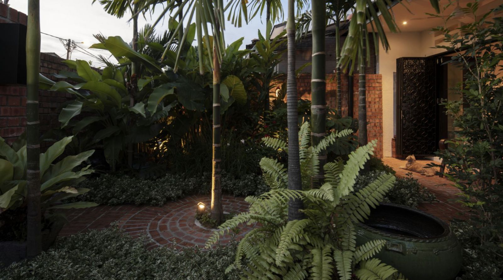 The complete remodelling of a 1970s terrace by Gibert & Tan (Photo: Pixelaw Photography)