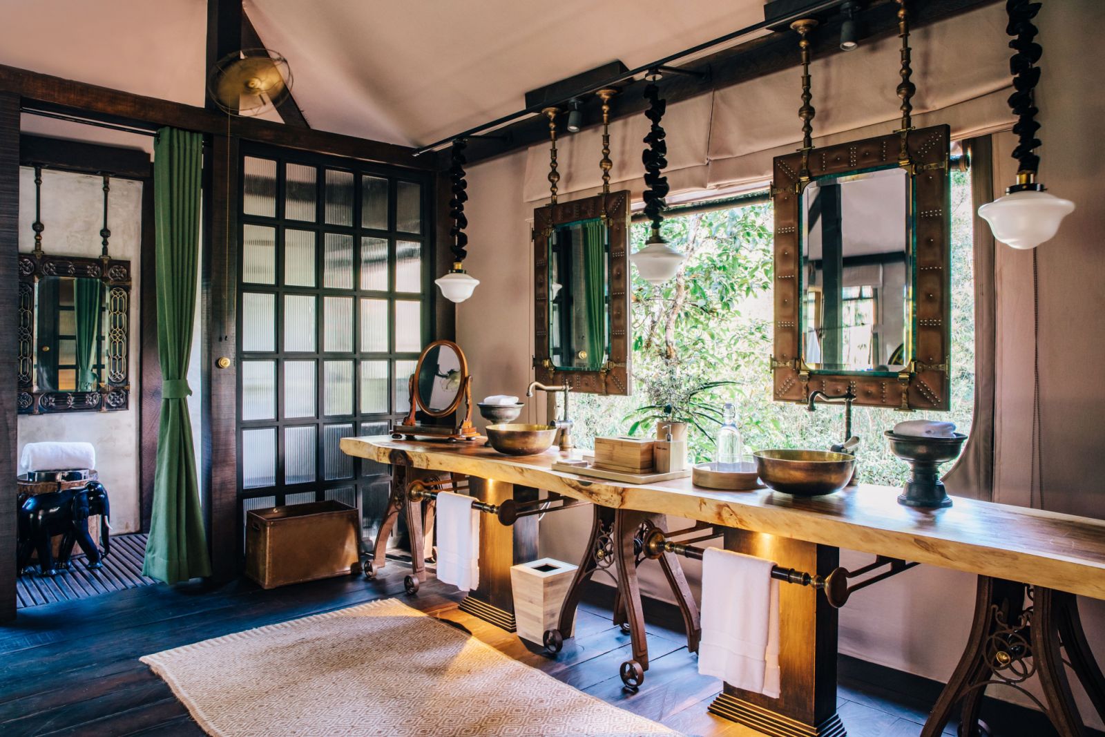 Cambodian Royalty Tent bathroom at Shinta Mani Wild