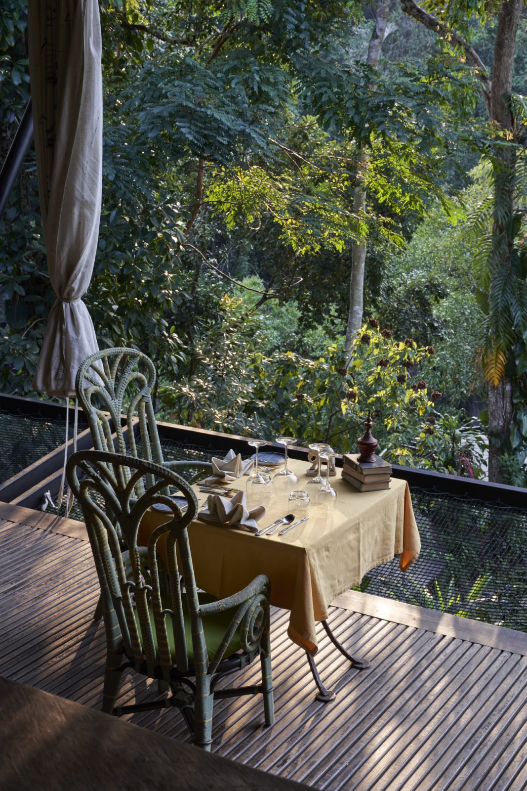 Headquarter dining space at Shinta Mani Wild
