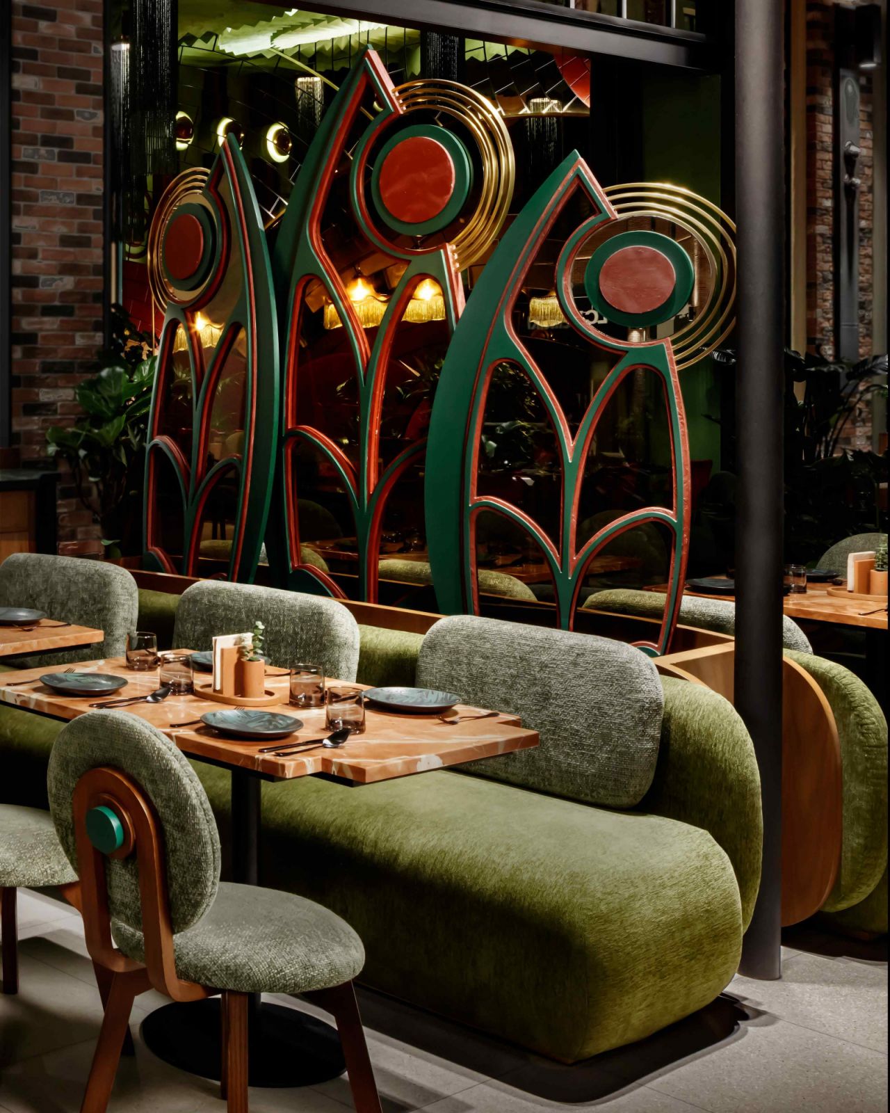 A blend of wood elements with tones of terracotta