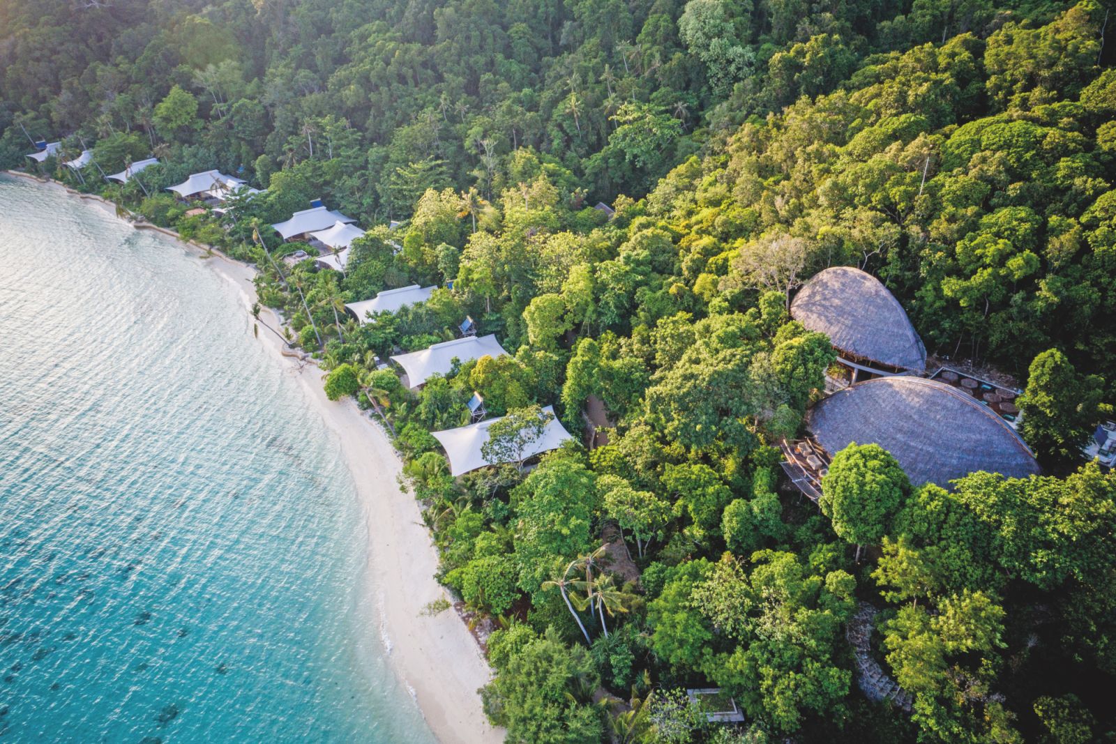 Beach suites at Bawah Reserve