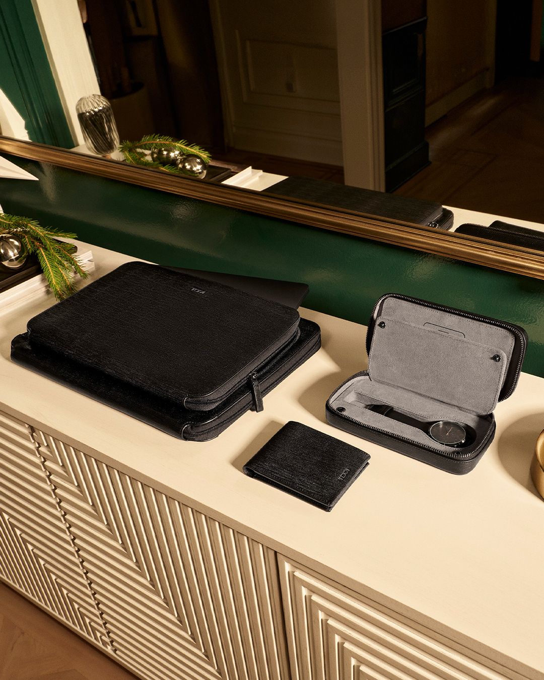 Dành cho những người di chuyển nhiều và sành sỏi về du lịch, dòng sản phẩm Packing Cubes mới nhất của TUMI có các sản phẩm với kích cỡ