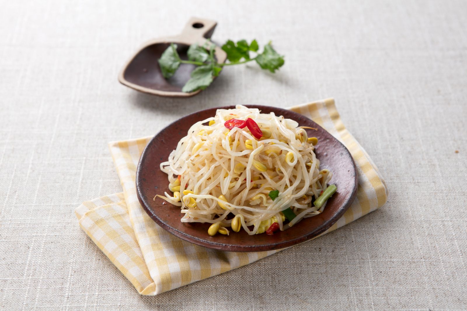 Kongnamul muchim is another classic and easy to make staple banchan (Photo: Getty Images)