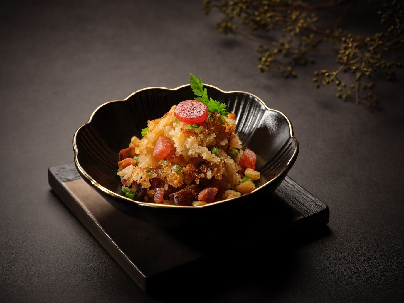 Wok-fried crispy glutinous rice with Kurobuta pork duo sausage, mushroom