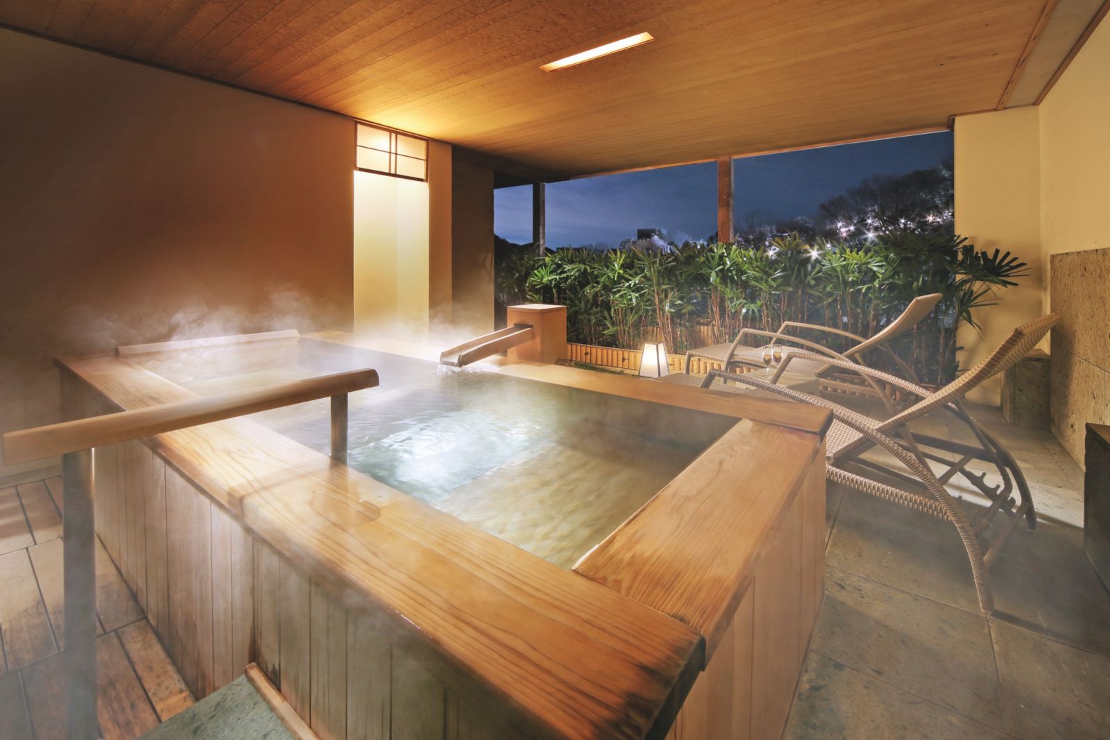 Kadan suite with panoramic wooden bath Yugao at Gora Kadan