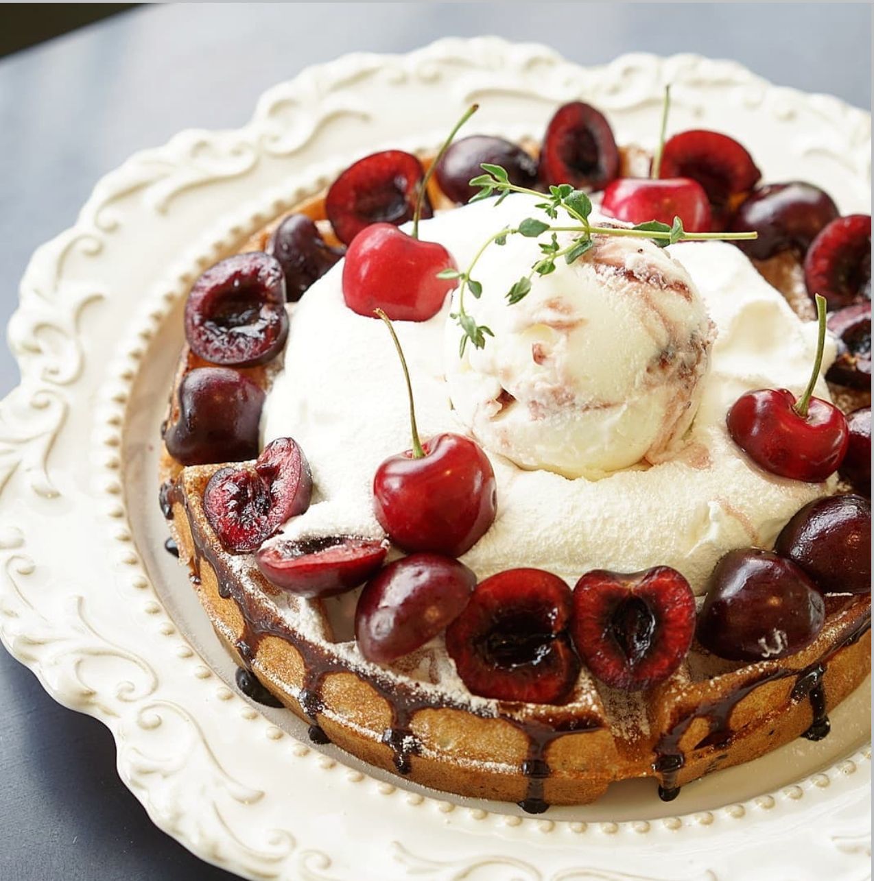 A waffle selection at Kamong Café (Photo: Instagram / @kamong.coffee)
