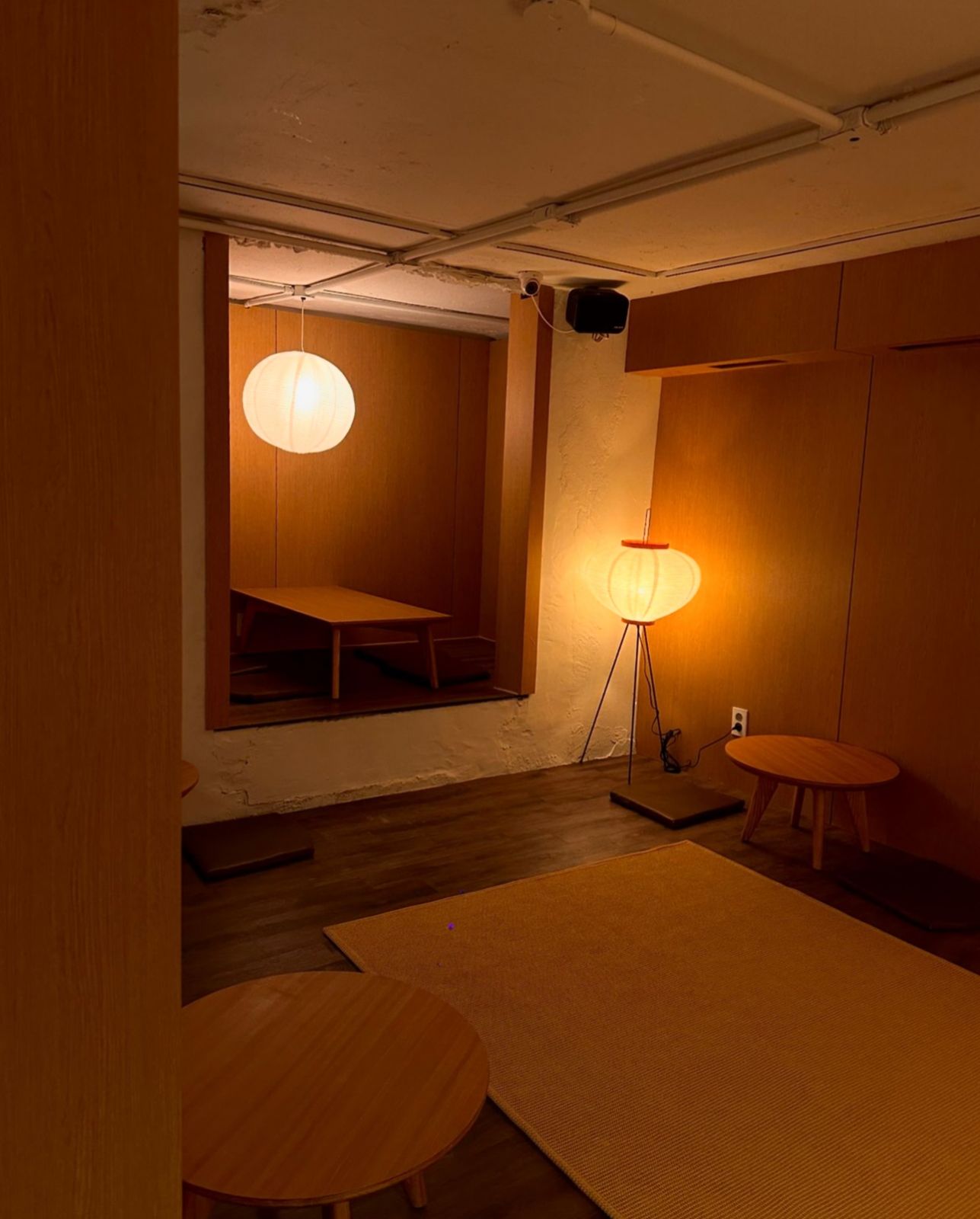 The café’s cosy basement is popular among diners (Photo: Instagram / @mouse rabbit_official)