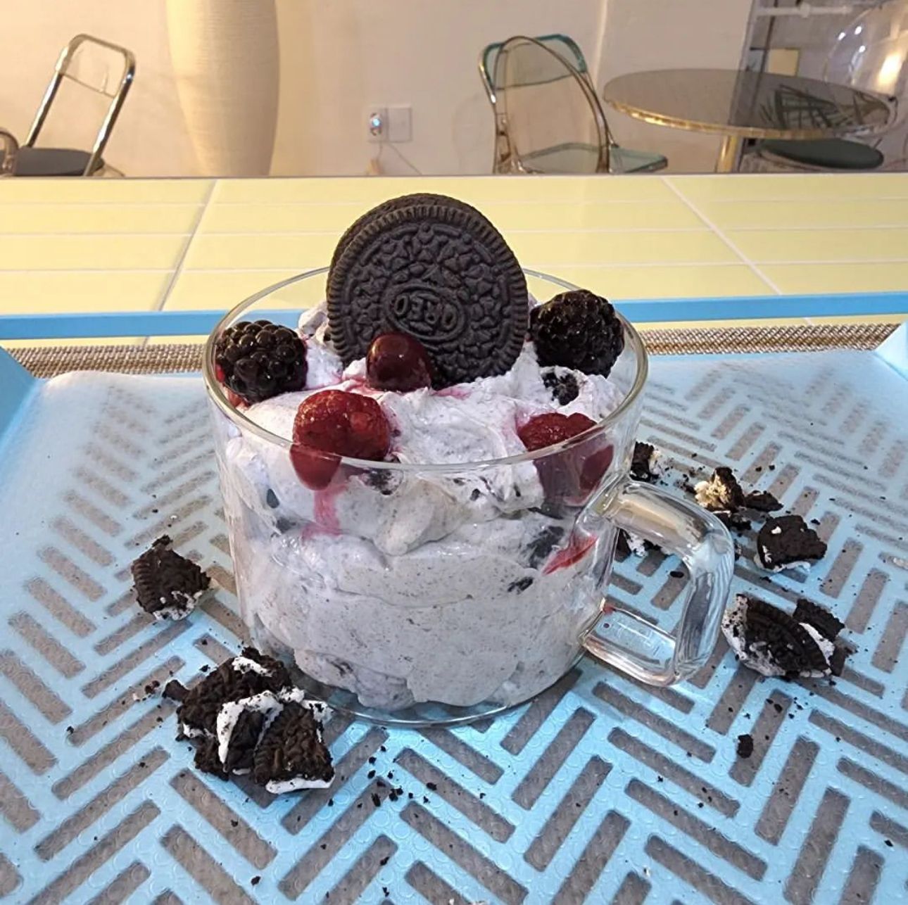 Enjoy the homemade yoghurts at Café Yogur Bara, opened by the parents of Got7’s Jay B (Instagram / @cafe.yogurbara)