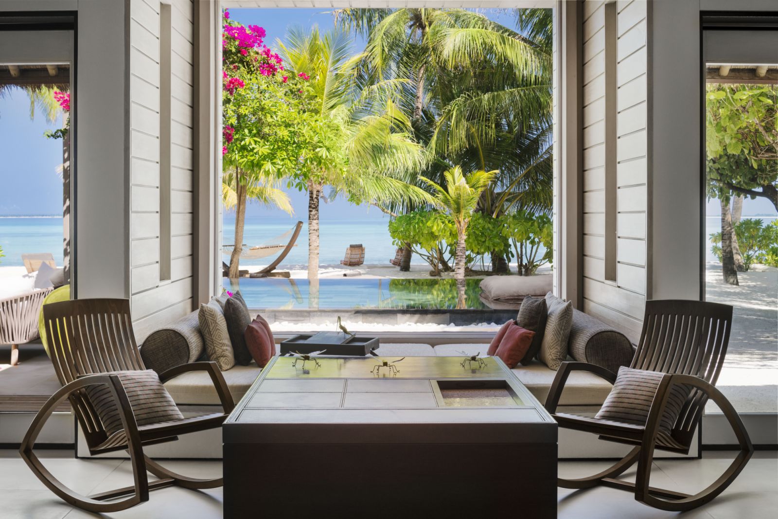 Island villa living room at Cheval Blanc Randheli