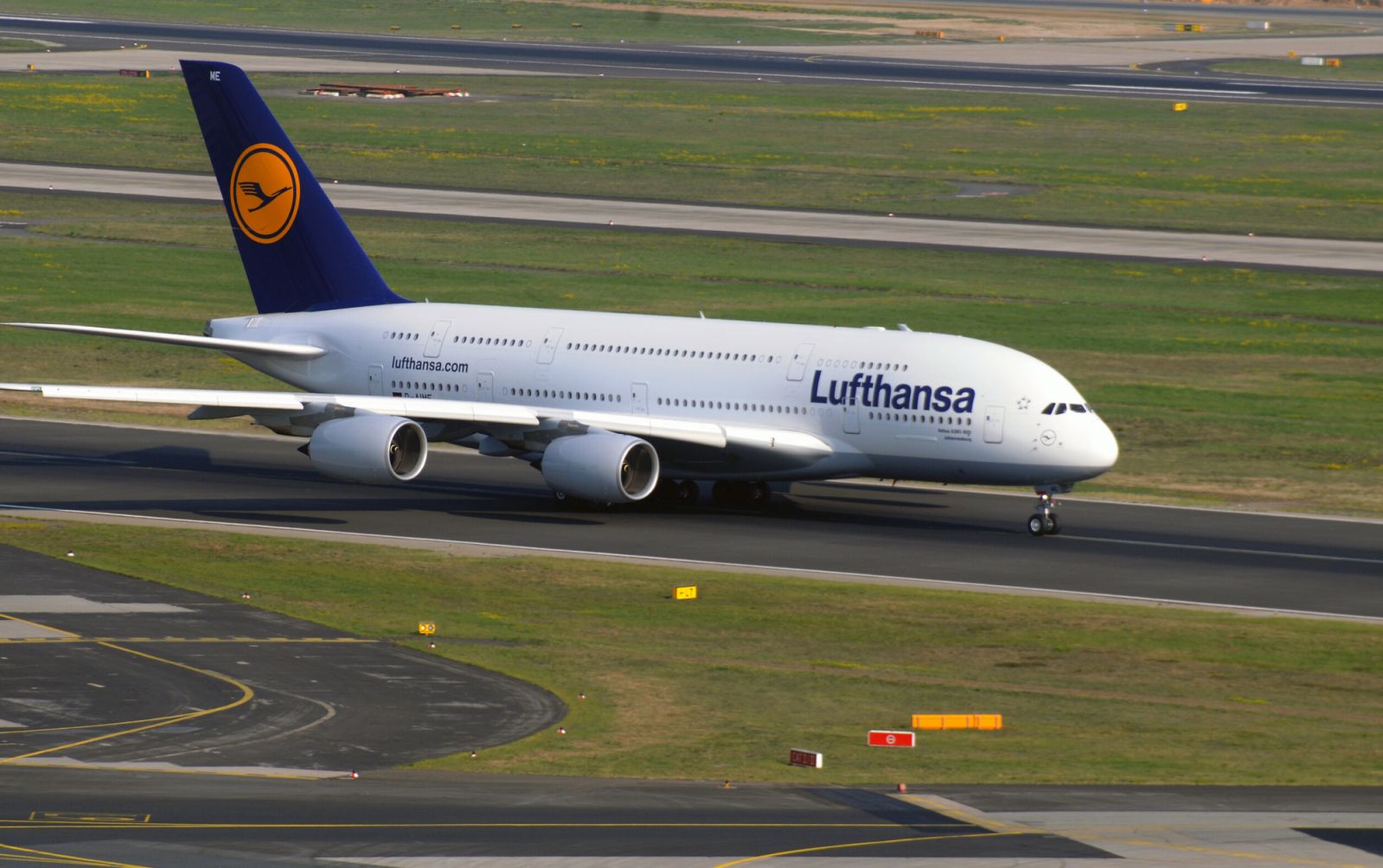 เครื่องบิน A380 ของสายการบิน Lufthansa (ภาพ: Lufthansa)