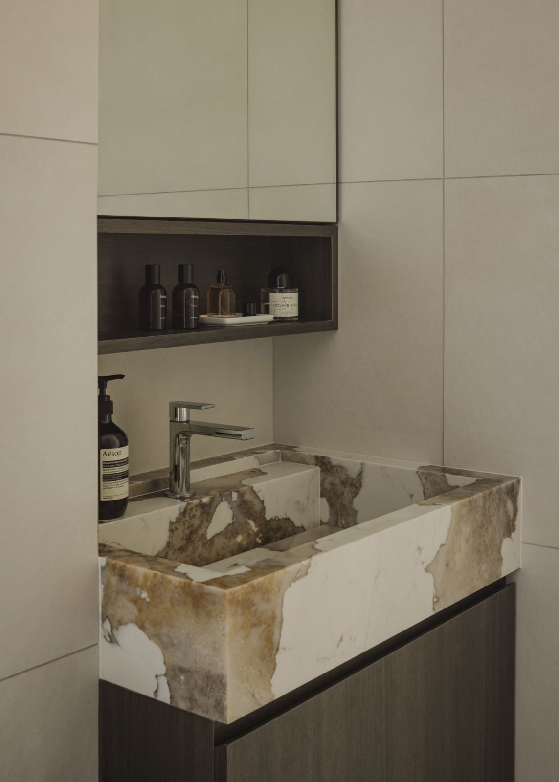 The De Royale shower and bath design