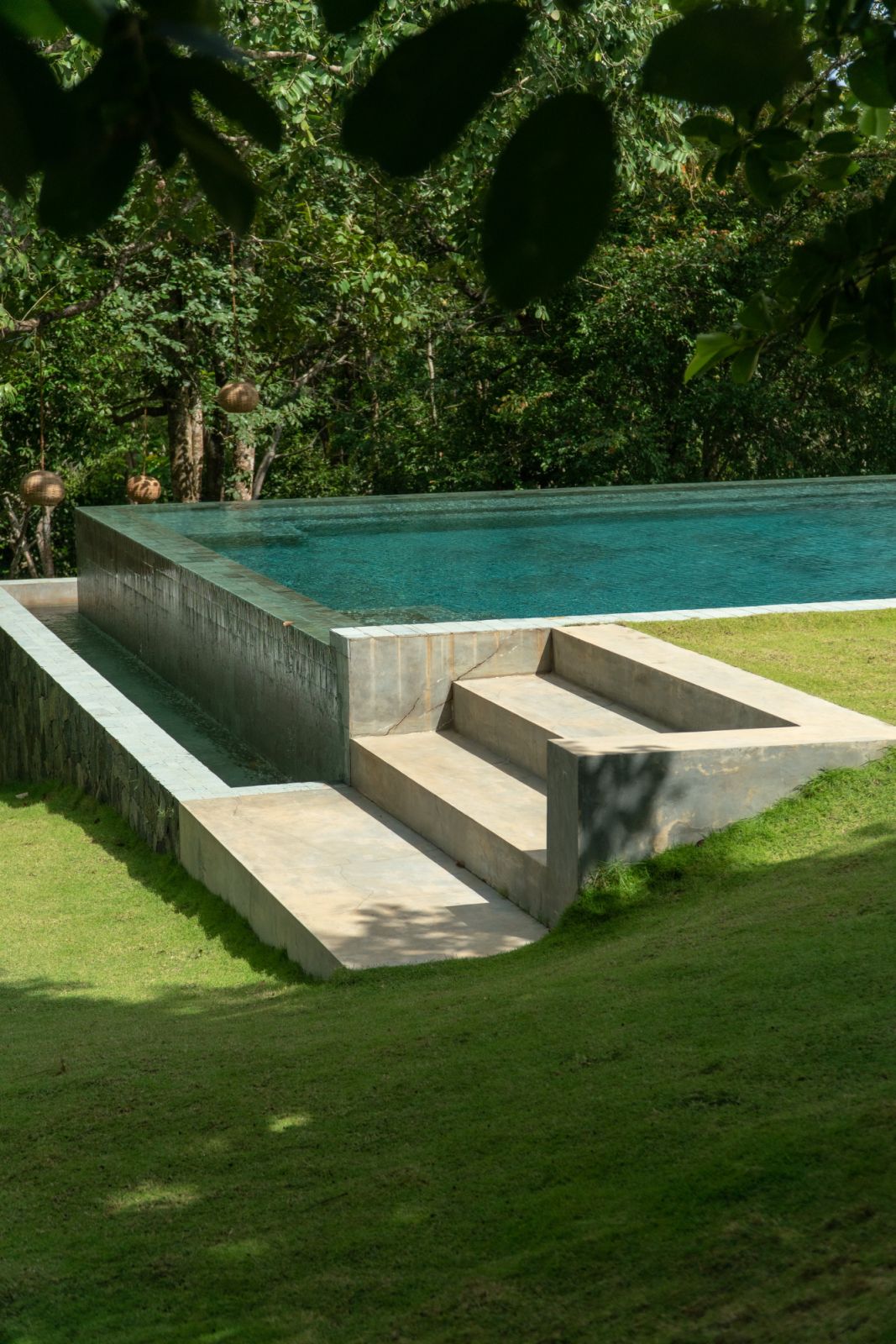Infinity pool at Malabar Hill