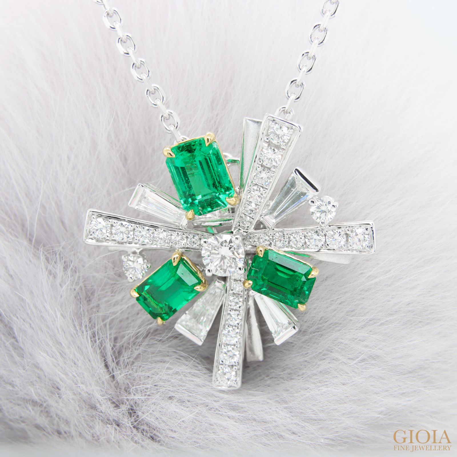 GIOIA Fine Jewellery Emerald Diamond Pendant