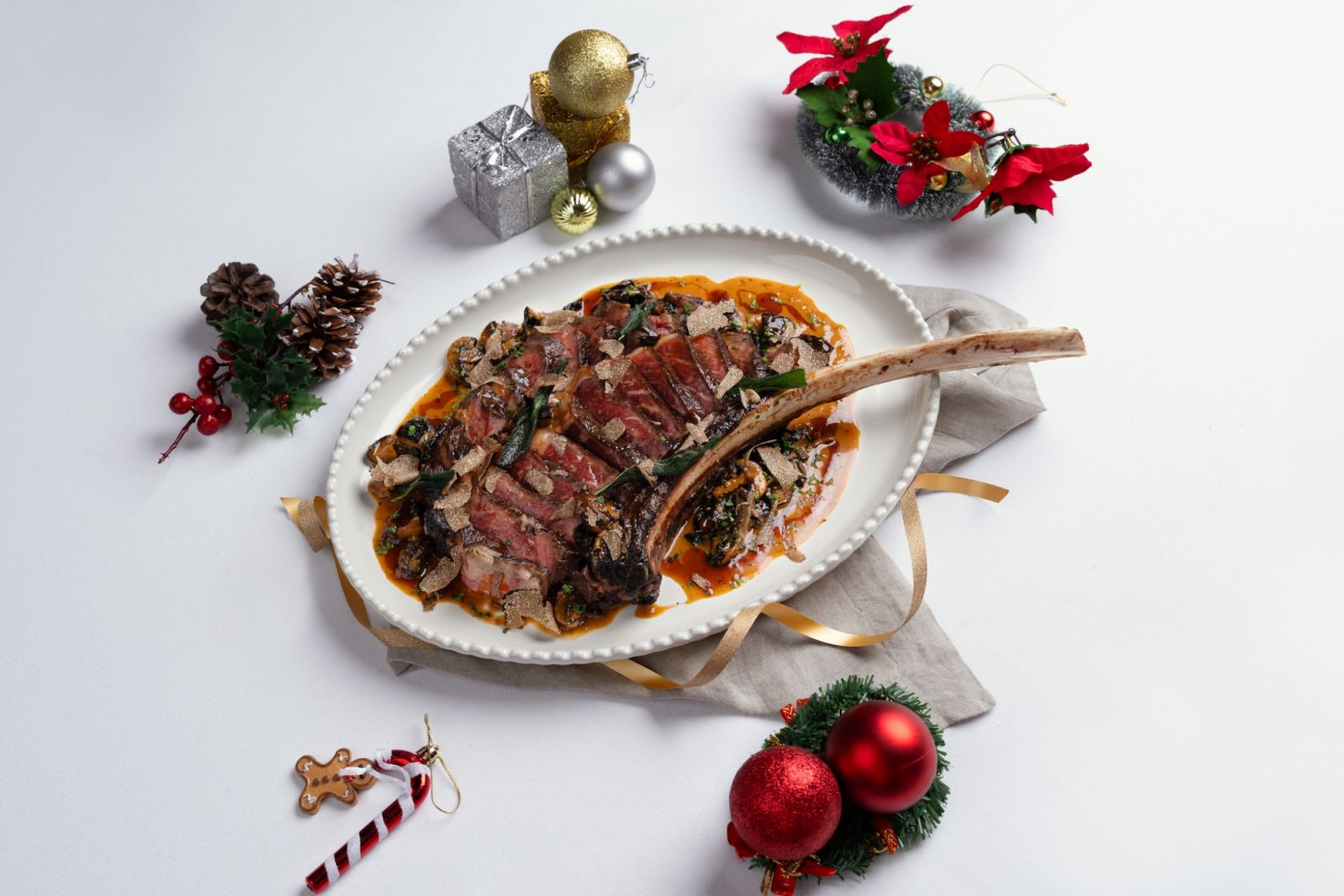 The Christmas Sanchoku Wagyu tomahawk forestiére (Photo: Meadesmoore)