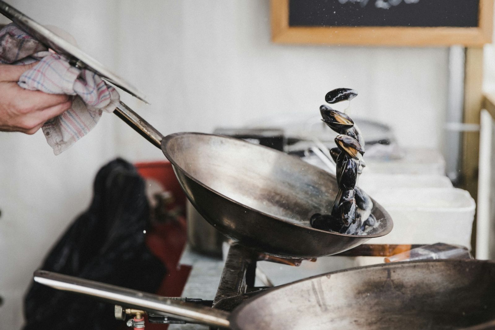 The restaurant collab series trend (Photo: Unsplash / Margo Brodowicz)
