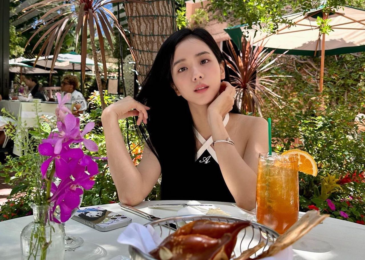 Blackpink’s Jisoo in the Cartier Juste un Clou bracelet (Photo: Instagram /@sooyaaa__)
