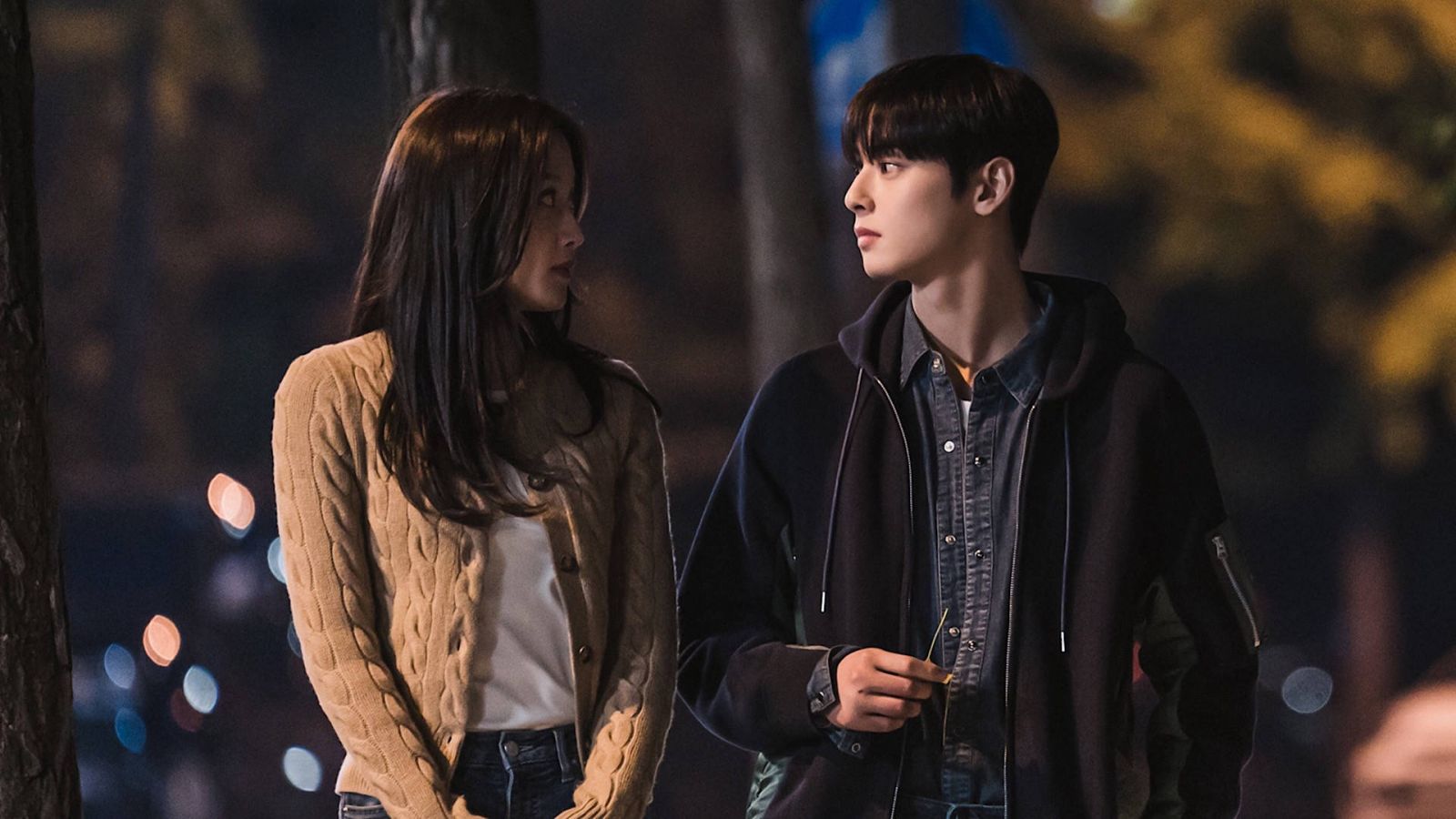 Moon Ka-young as Lim Ju-kyung and Cha Eun-woo as Lee Su-ho in the 2020 K-drama, ‘True Beauty’ (Photo: tvN)
