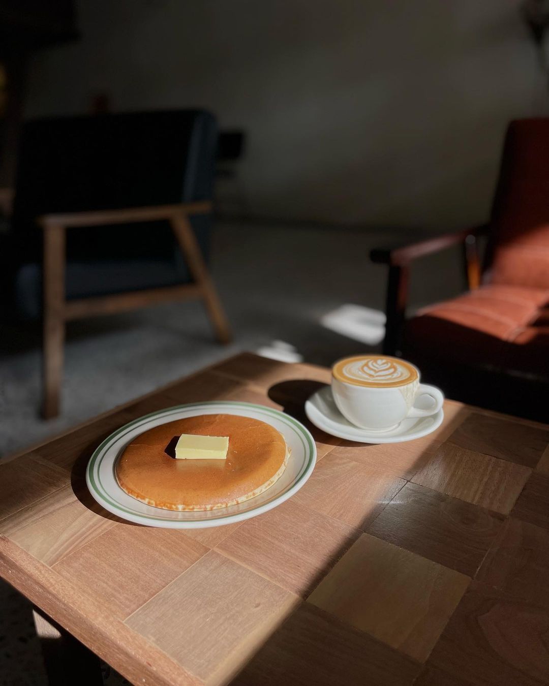 Pancakes and coffee (Photo: Instagram / @shikomicoffee)