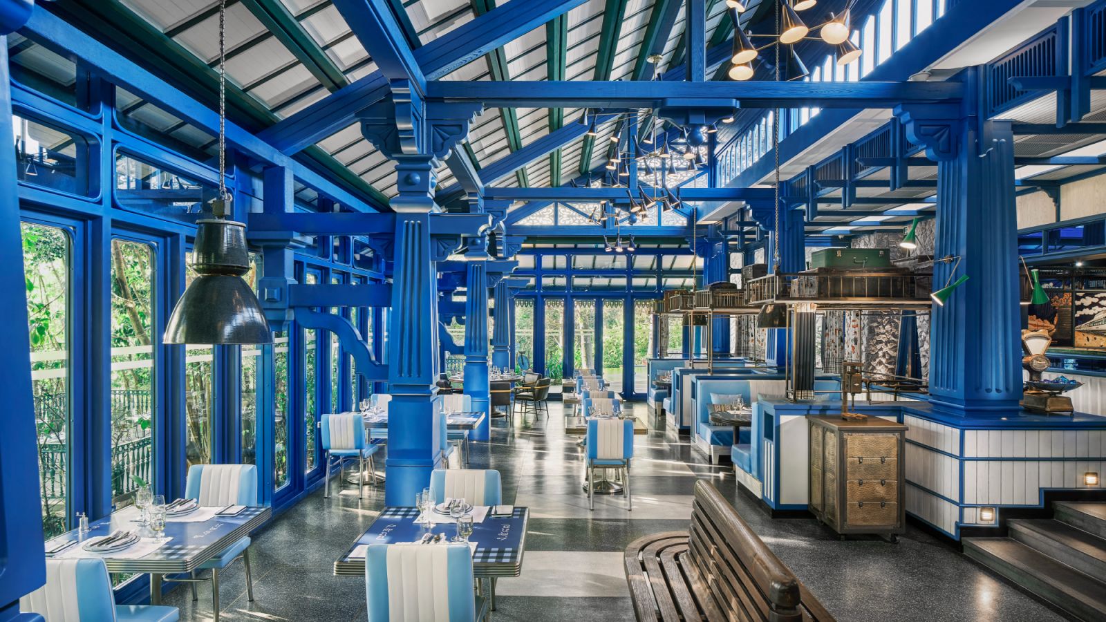 Somying’s Kitchen at the InterContinental Khao Yai Resort features a soaring roof to let in natural light and facilitate panoramic views
