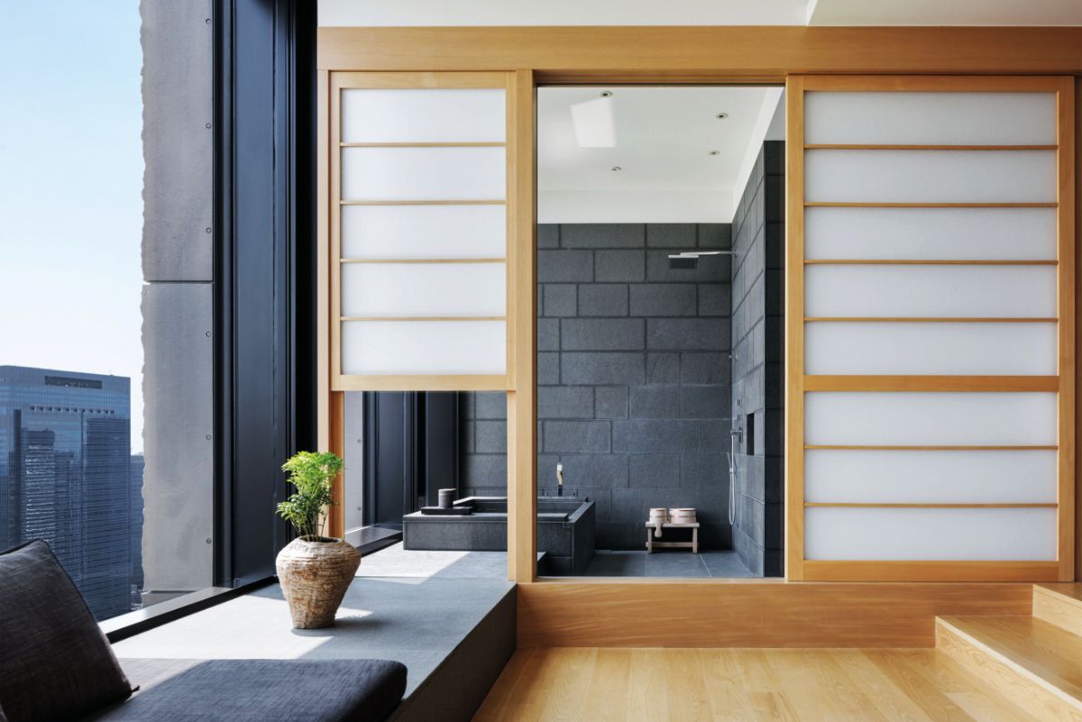 Tokyo Suite, Bathroom and Lounge