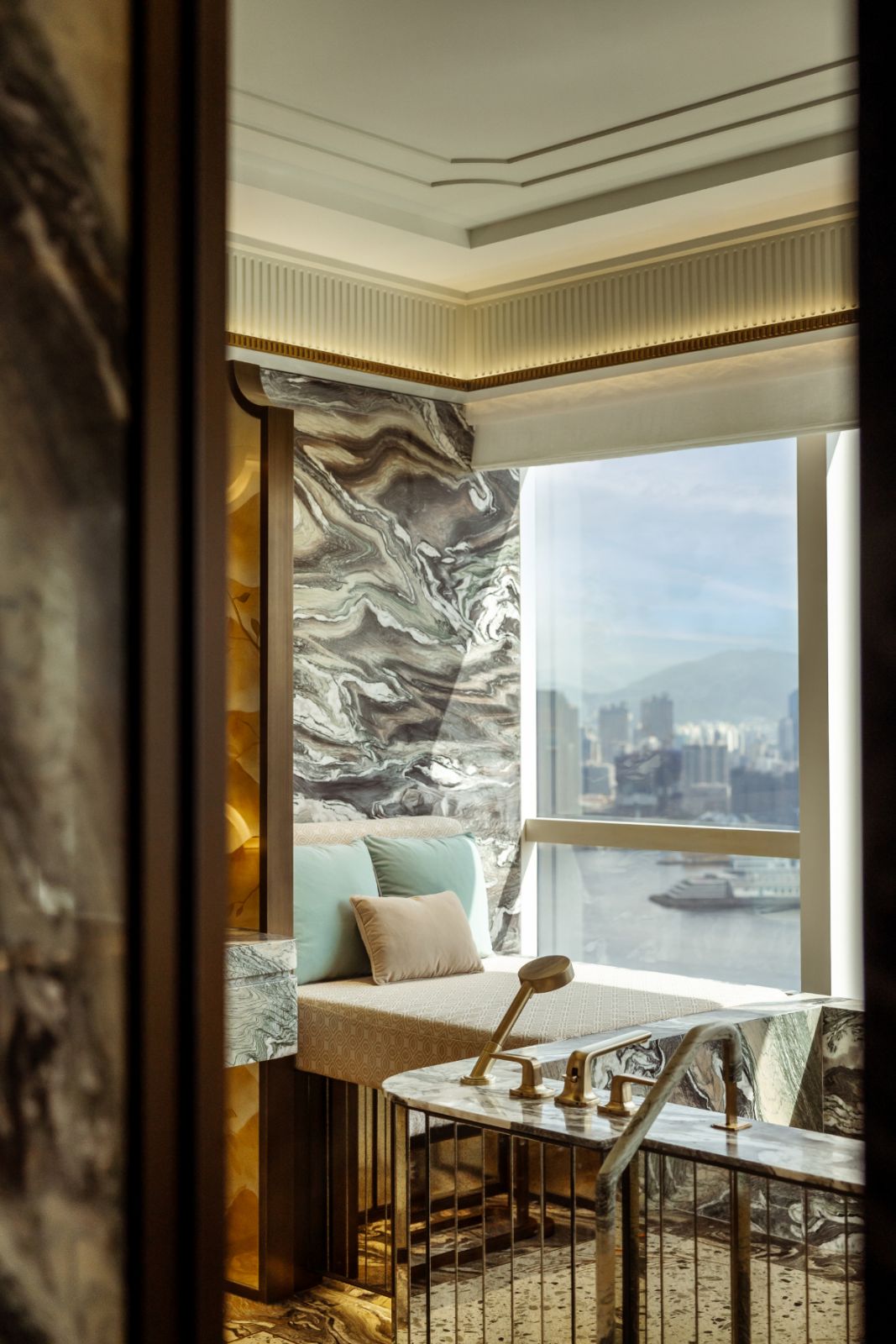 The Shangri-La Suite - Master Bathroom