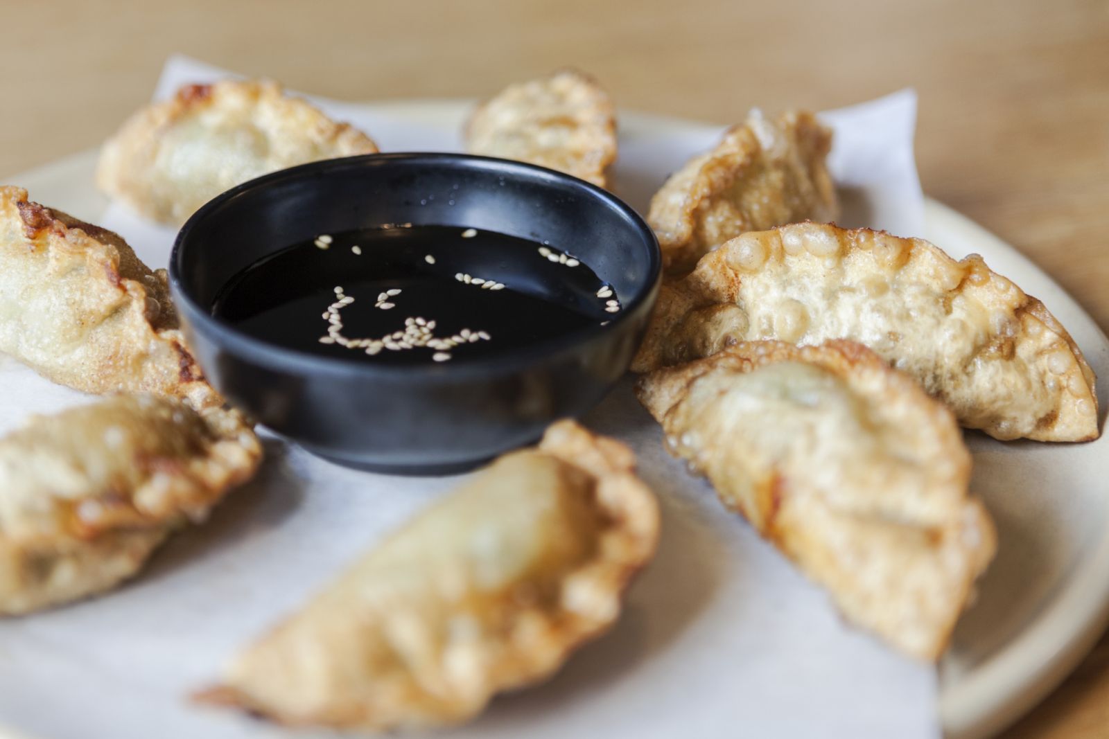 Gunmandu (fried dumplings) (Photo: Getty Images)