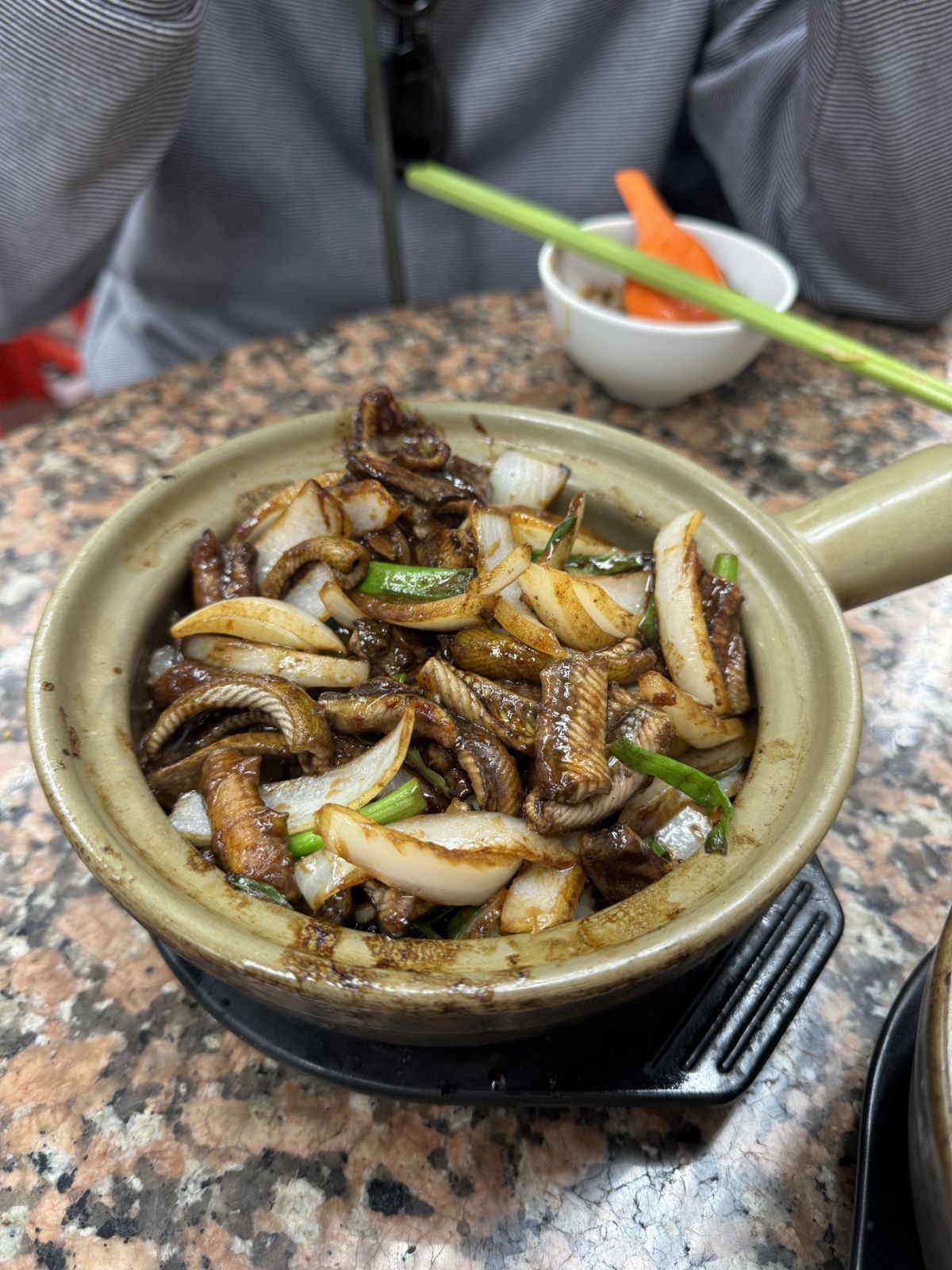 Yellow eel clay pot rice