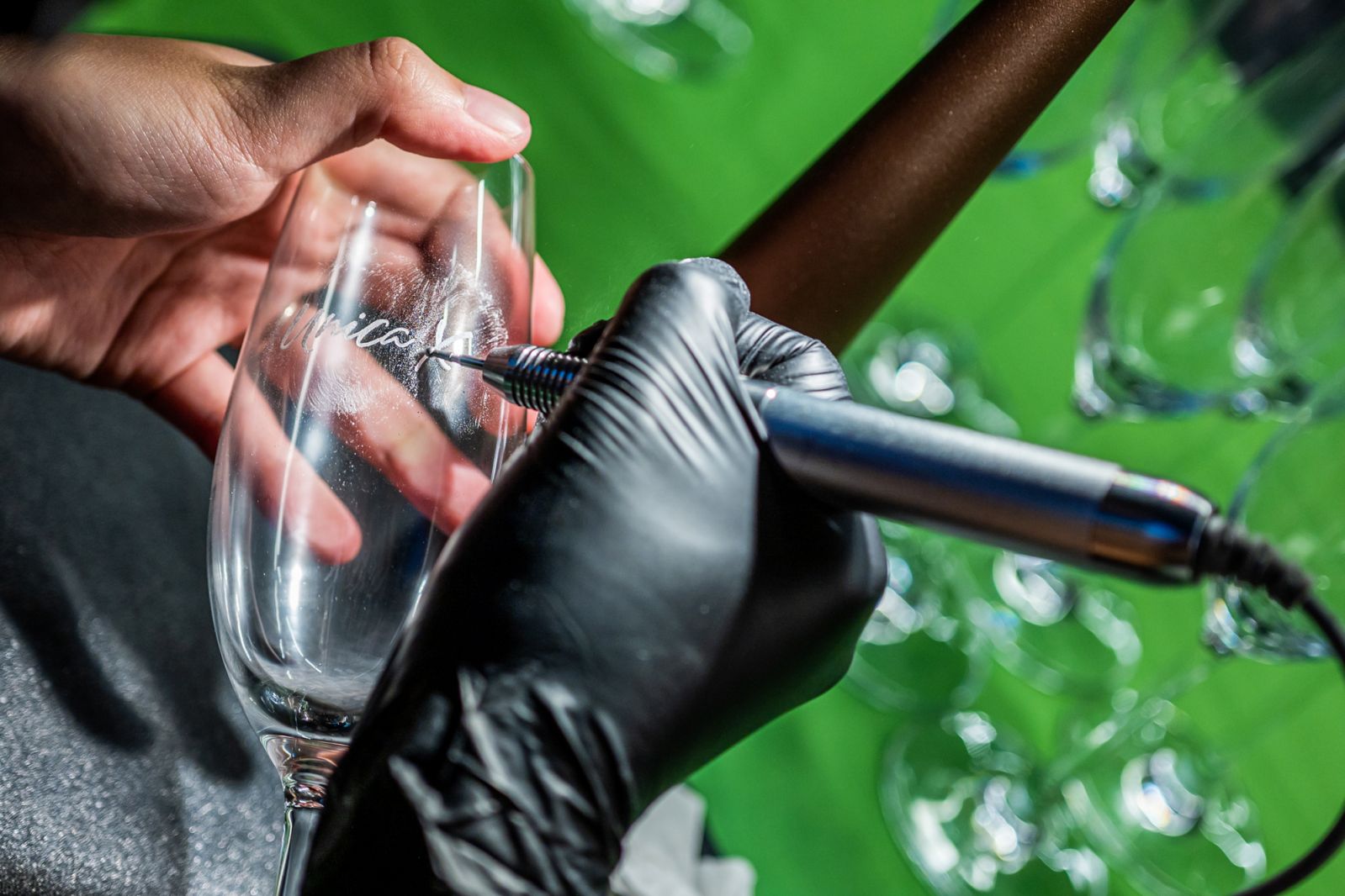 The personalised glass engraving
