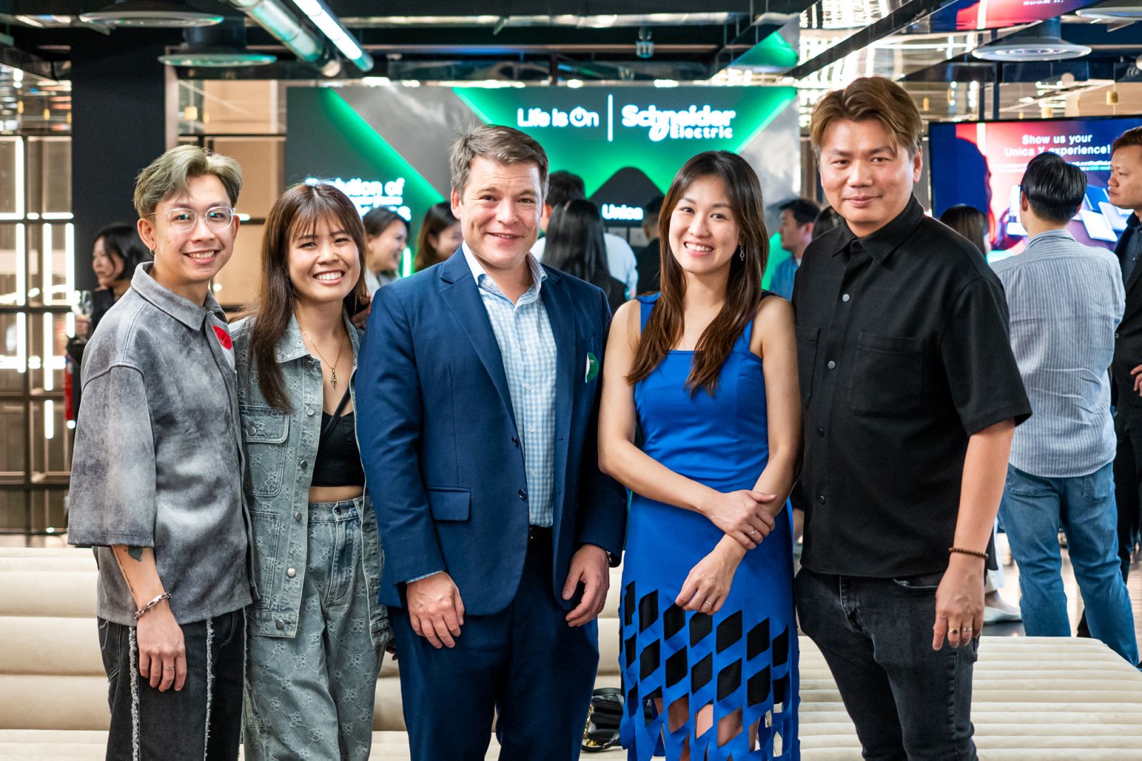 Lim Thong, Adeline Lim, Romaric Ernst, Jessy Ng and Ken Lee